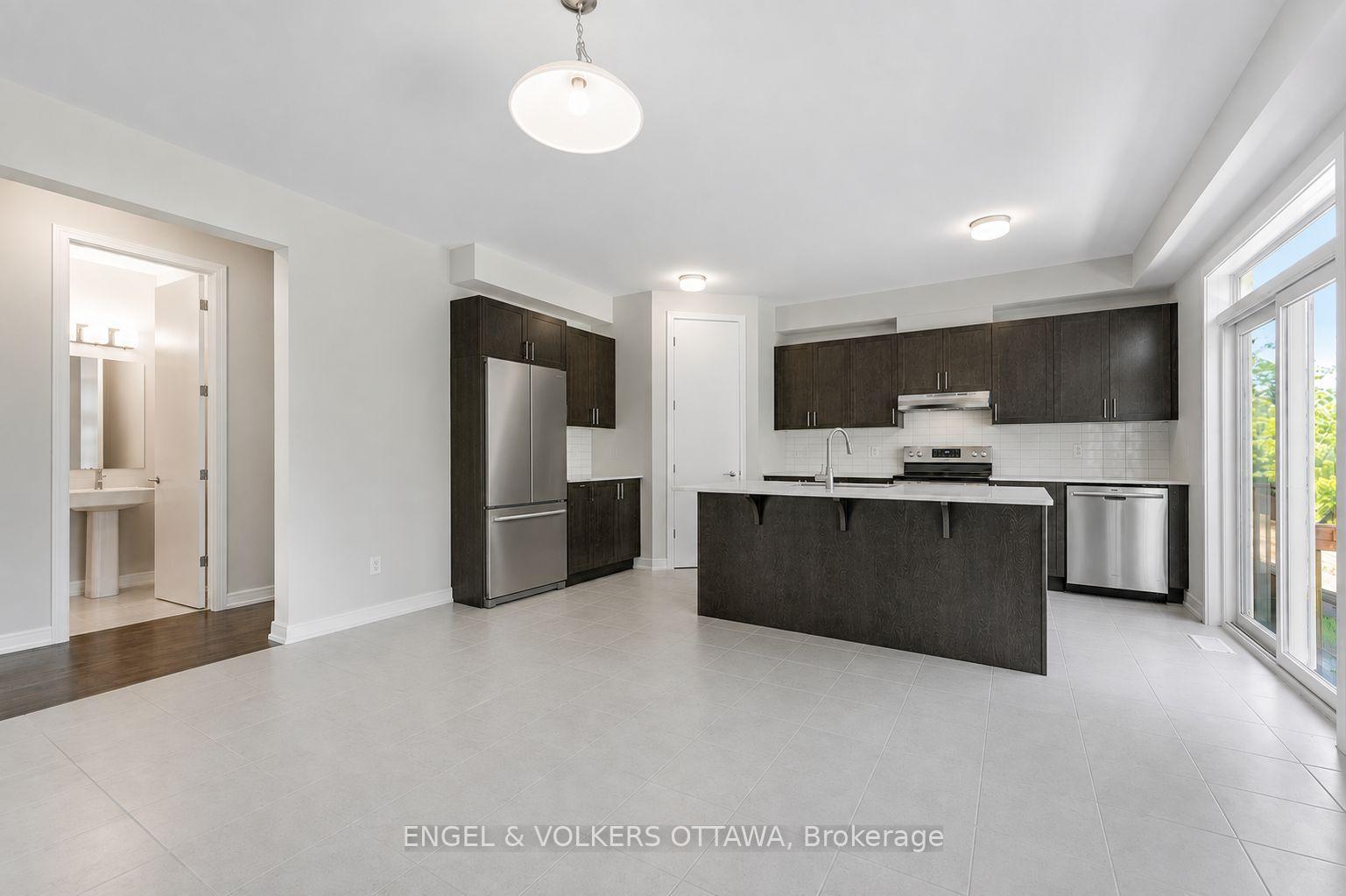 Photo 7 of 89 Hackamore Crescent, Ottawa, Goulbourn Twp From Franktown Rd/South To Rideau — HOMEH