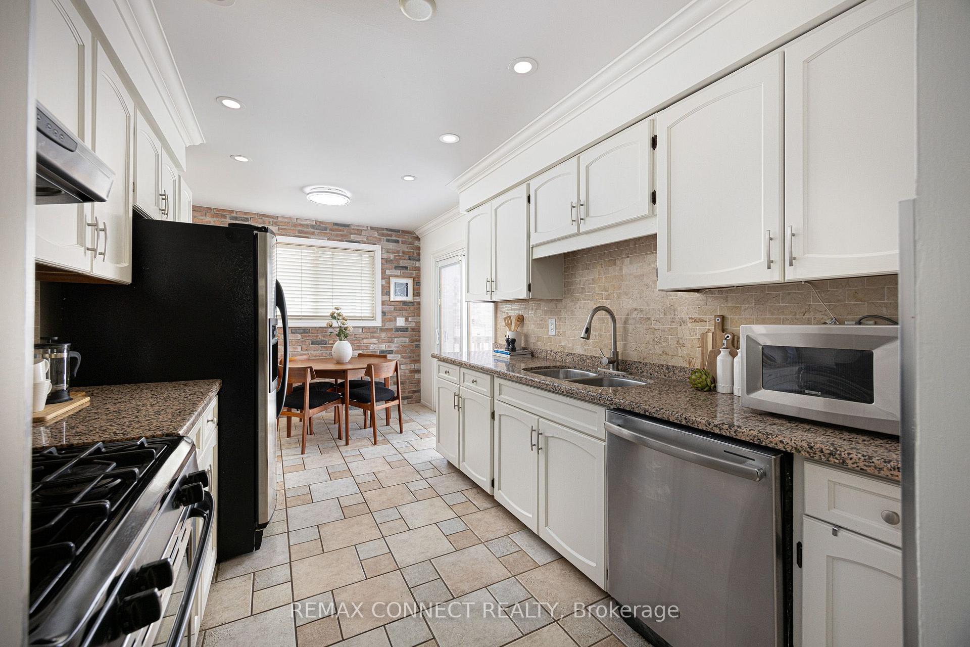 Photo 22 of 59 Galloway Road, Scarborough, Guildwood — HOMEH
