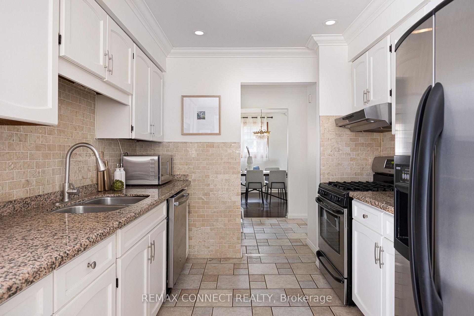 Photo 25 of 59 Galloway Road, Scarborough, Guildwood — HOMEH