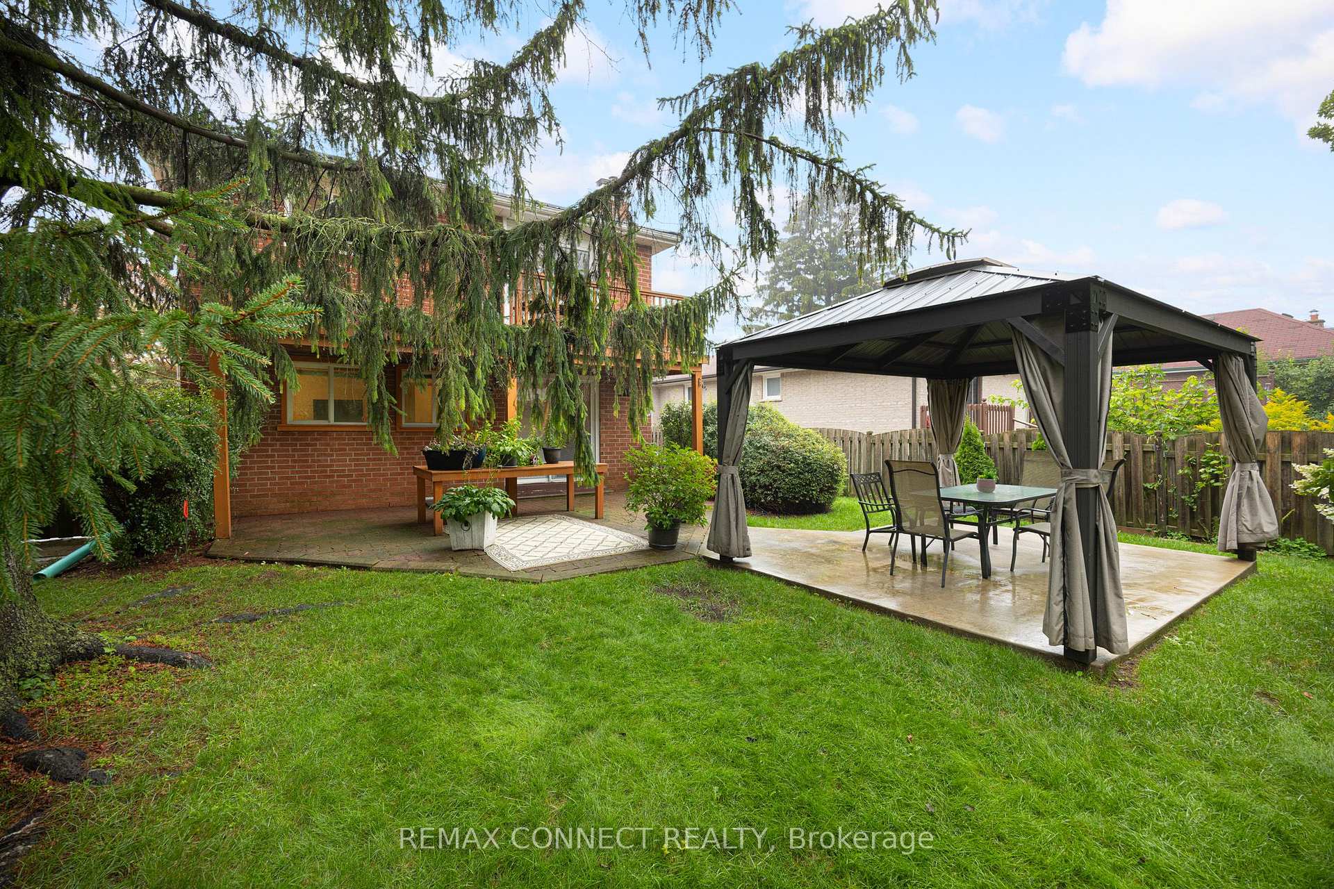 Photo 3 of 59 Galloway Road, Scarborough, Guildwood — HOMEH
