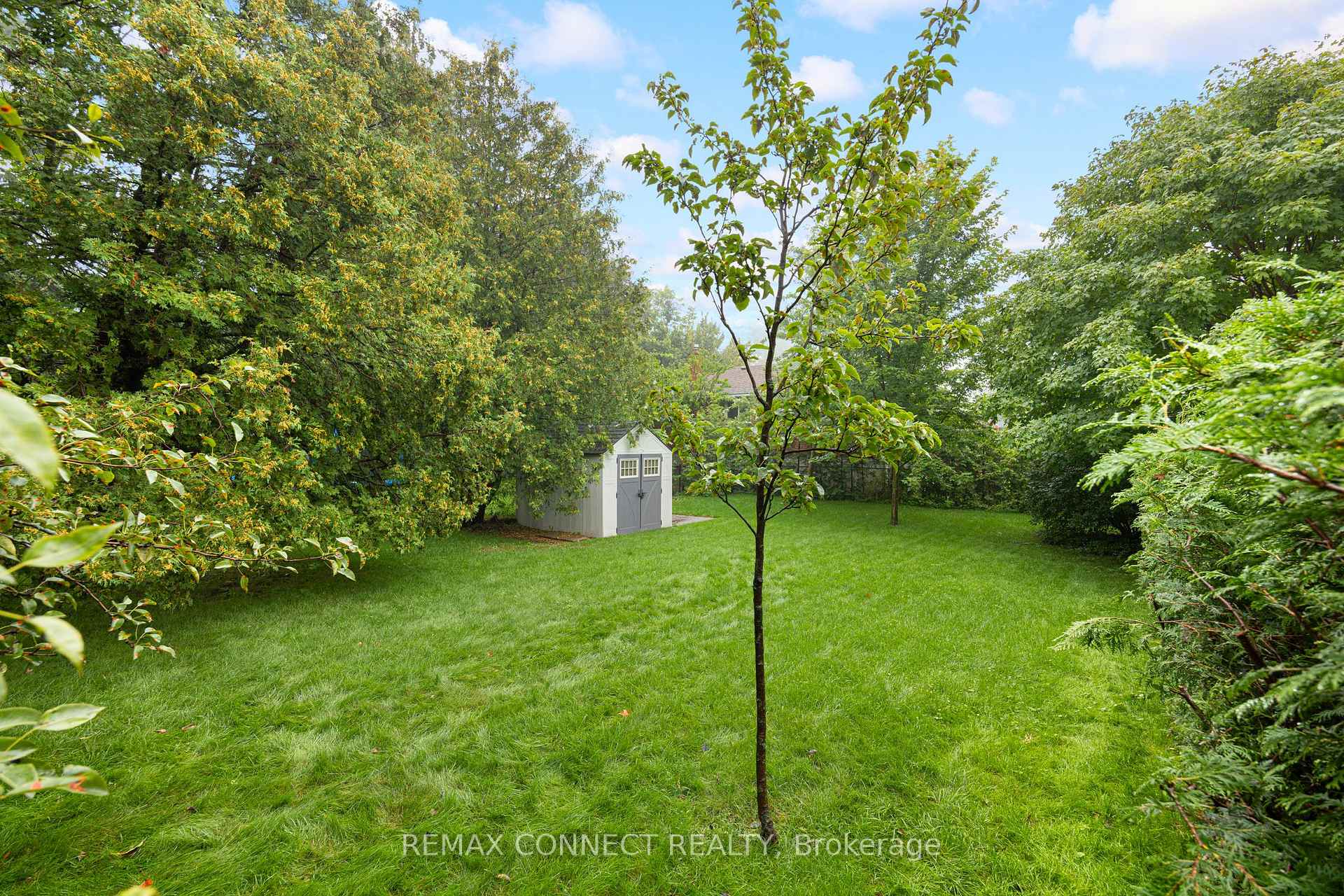 Photo 4 of 59 Galloway Road, Scarborough, Guildwood — HOMEH