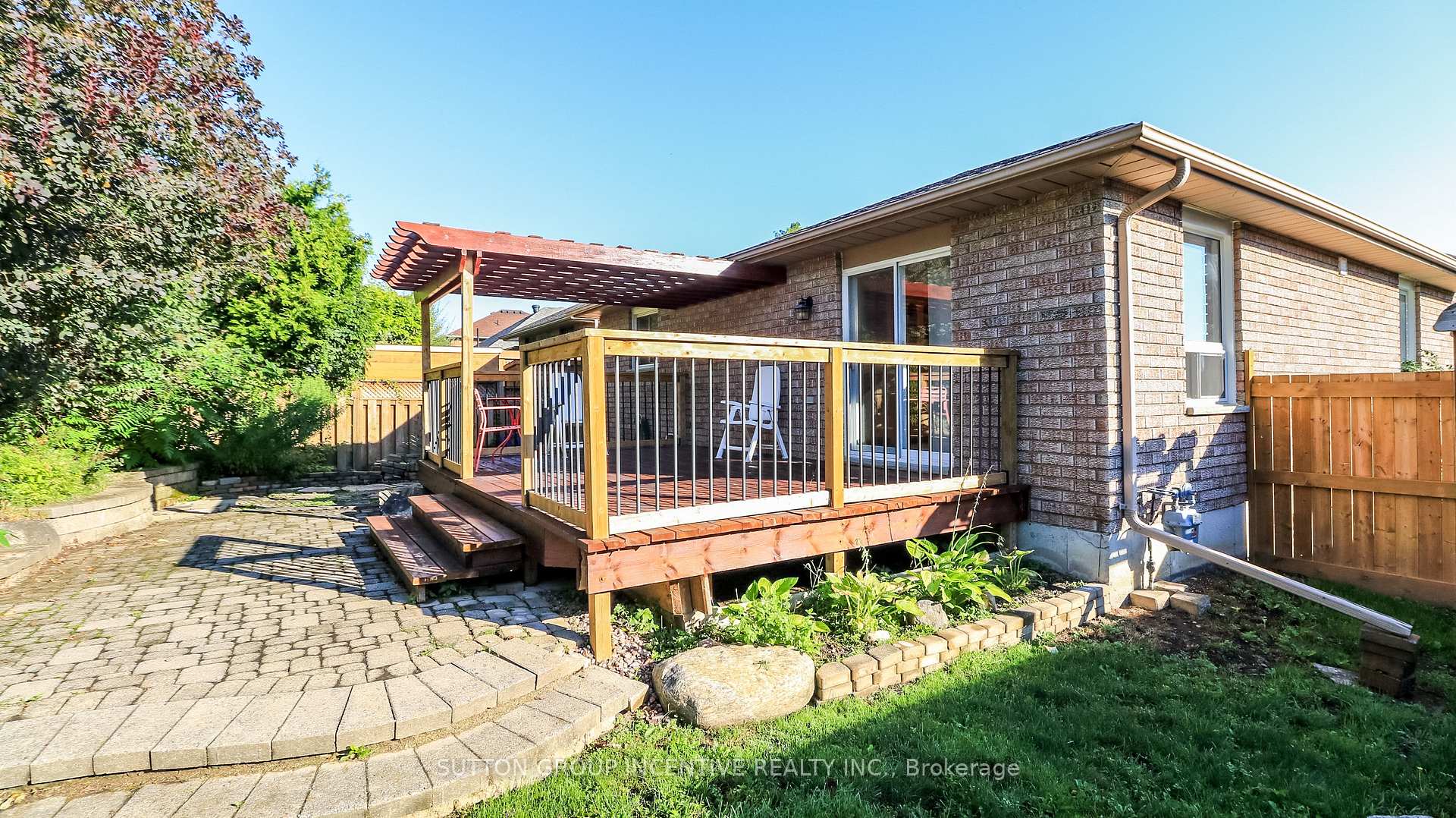 Photo 12 of 28 Brookfield Crescent, Barrie, Bayshore — HOMEH