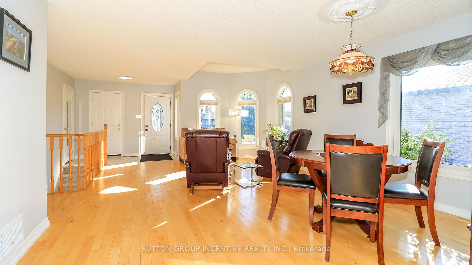 Photo 14 of 28 Brookfield Crescent, Barrie, Bayshore — HOMEH