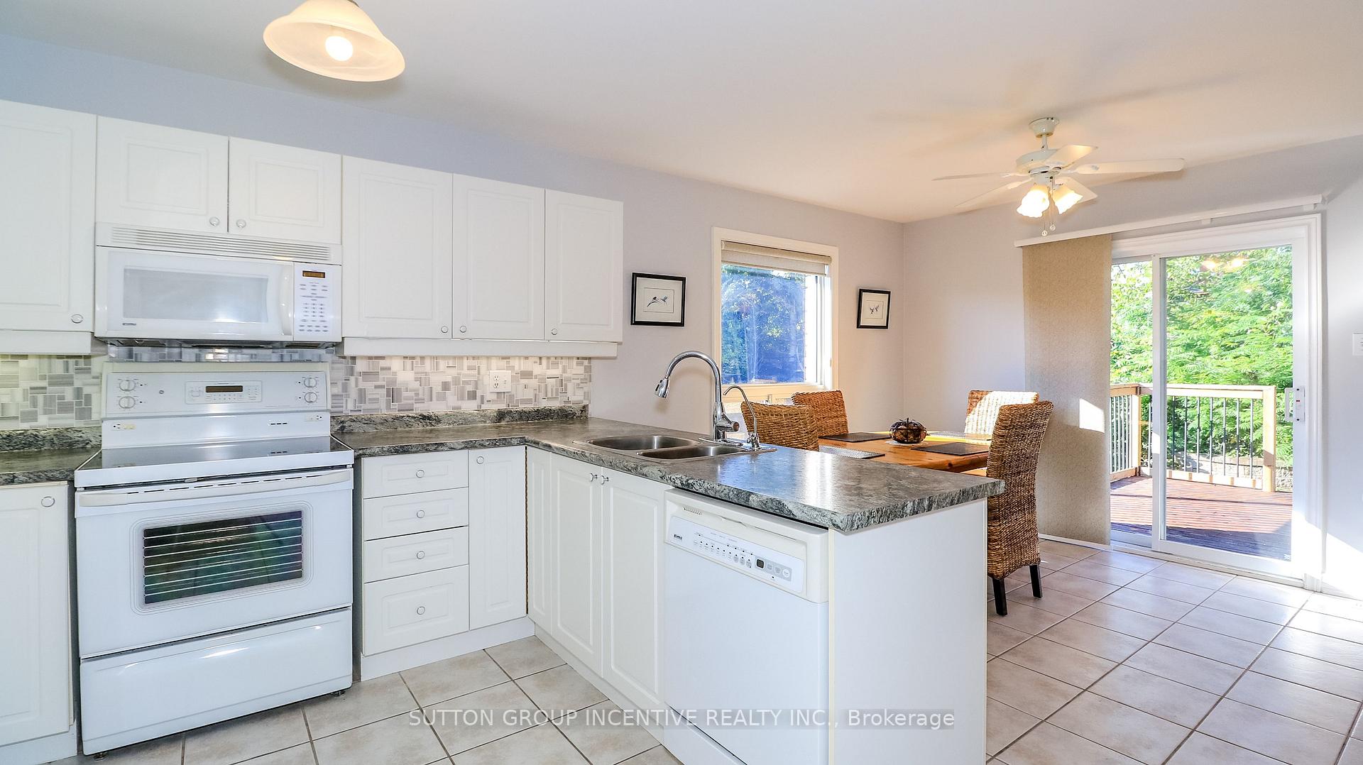 Photo 18 of 28 Brookfield Crescent, Barrie, Bayshore — HOMEH