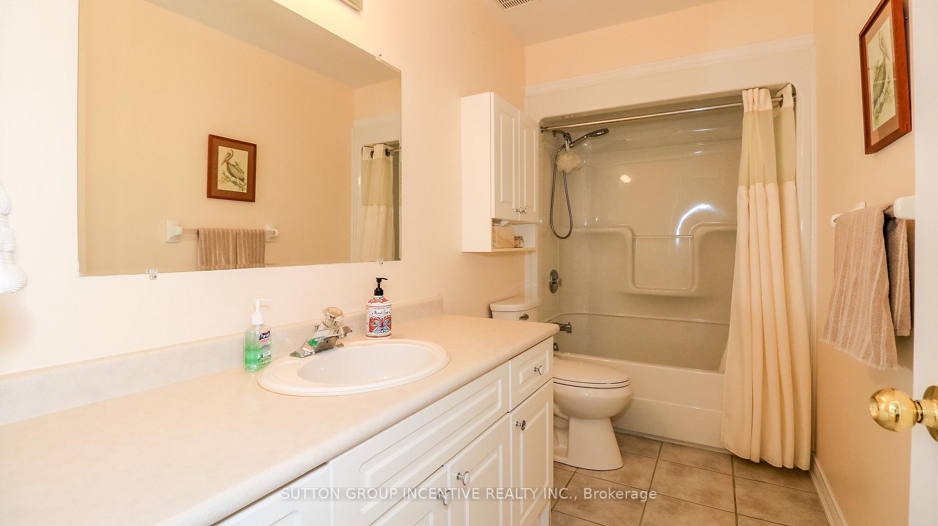 Photo 21 of 28 Brookfield Crescent, Barrie, Bayshore — HOMEH