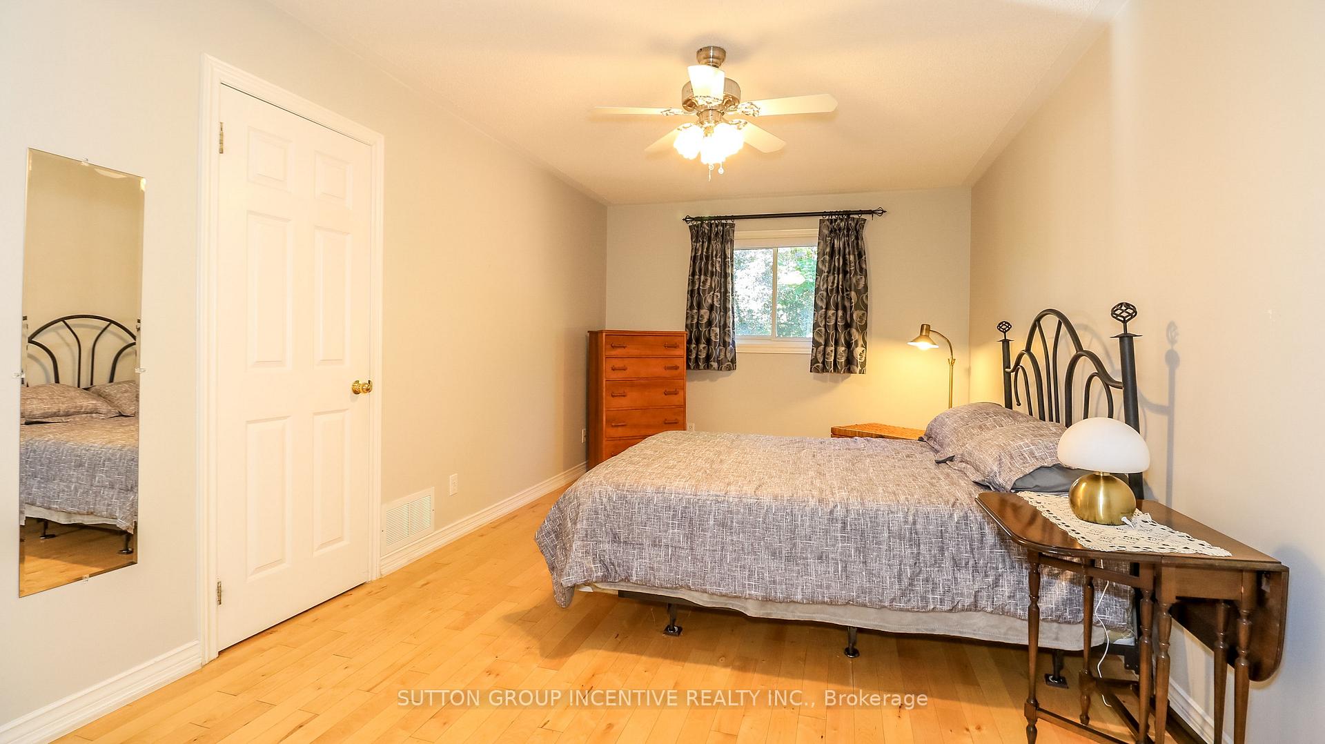 Photo 23 of 28 Brookfield Crescent, Barrie, Bayshore — HOMEH