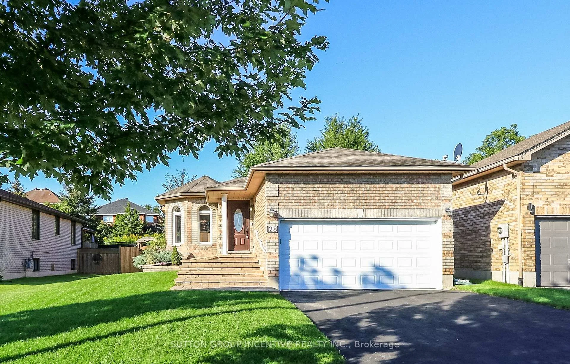 Photo 5 of 28 Brookfield Crescent, Barrie, Bayshore — HOMEH