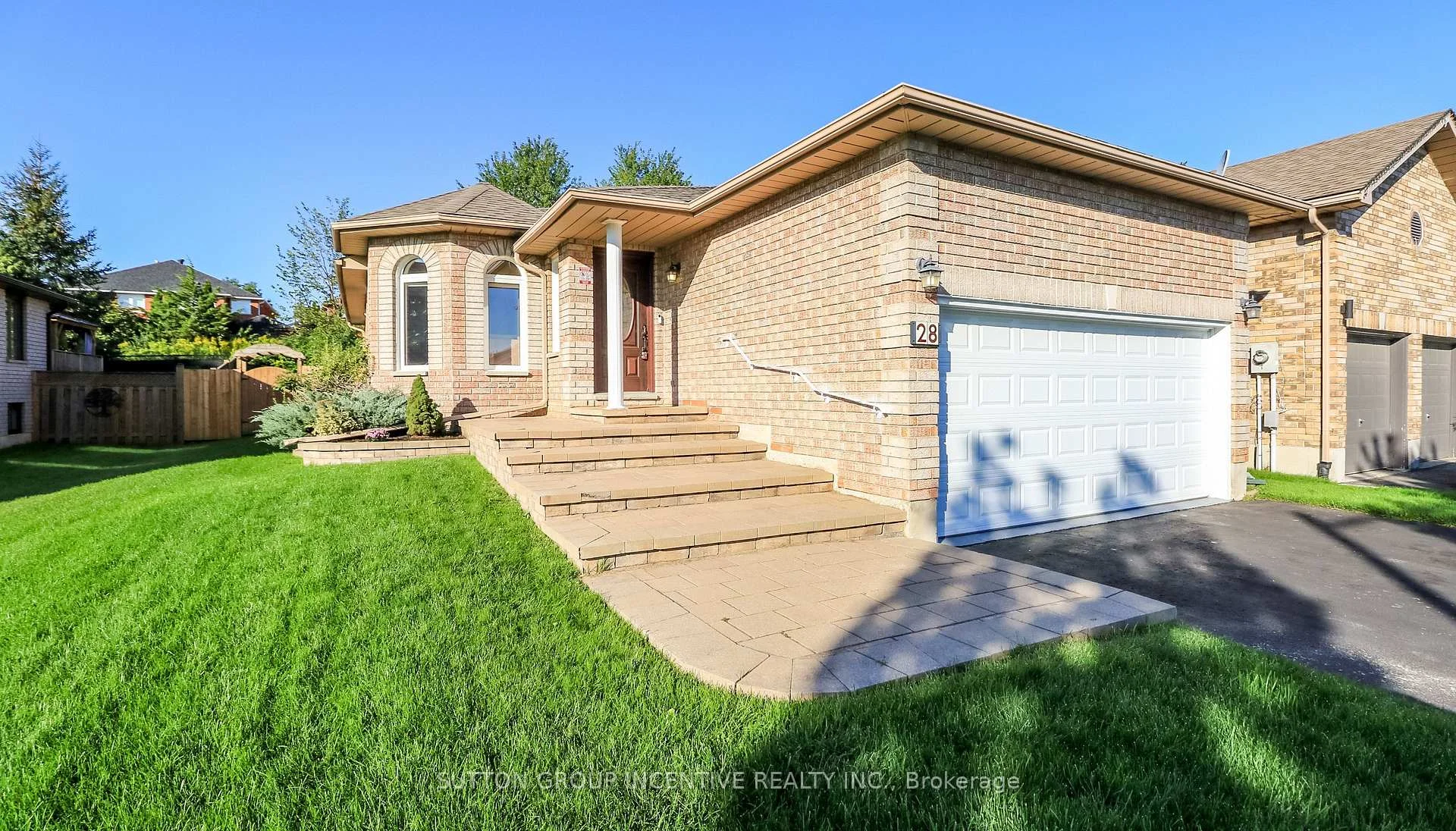 Photo 11 of 28 Brookfield Crescent, Barrie, Bayshore — HOMEH