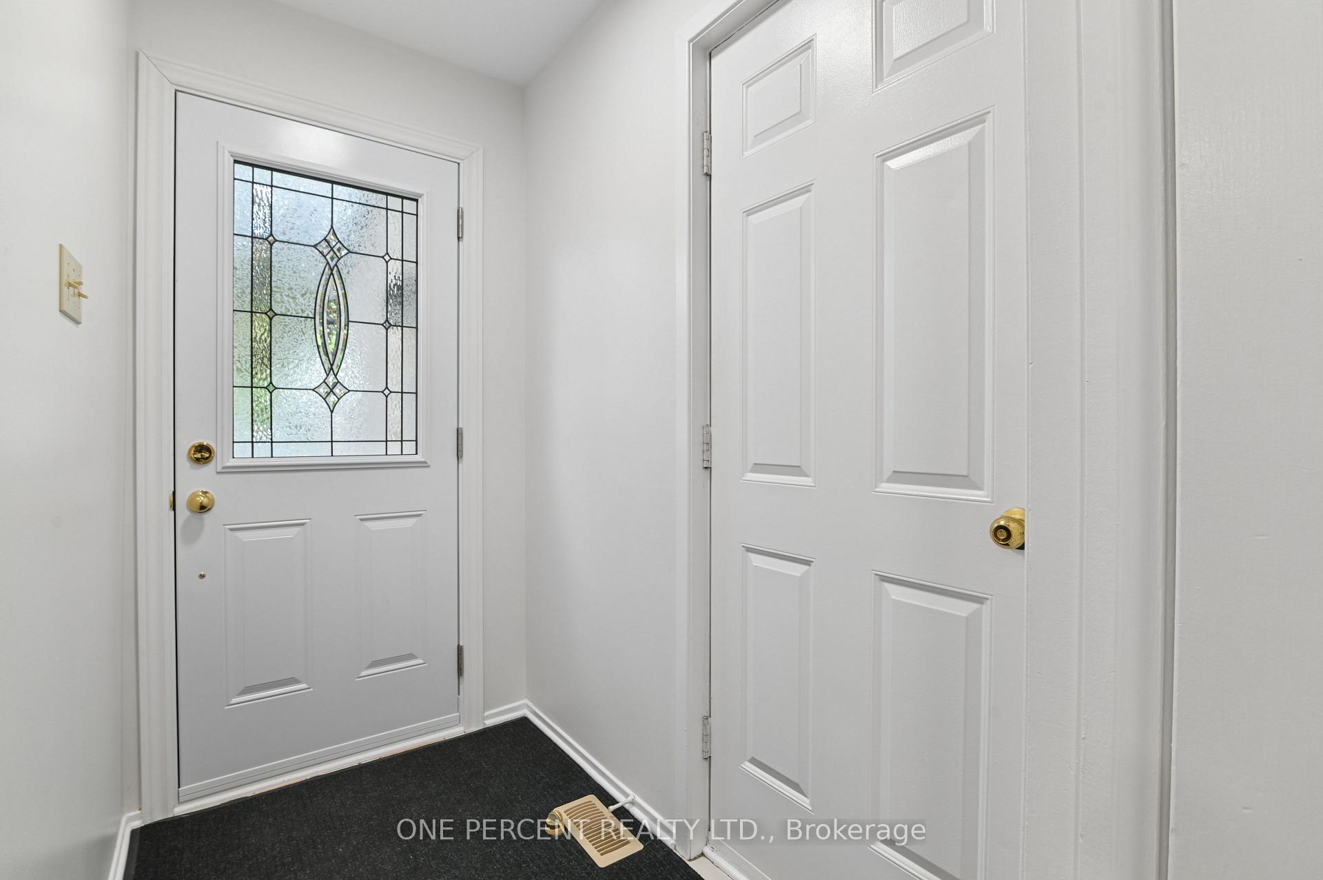 Photo 3 of Unit 52, 710 Coronation Avenue, Ottawa, Riverview Park — HOMEH