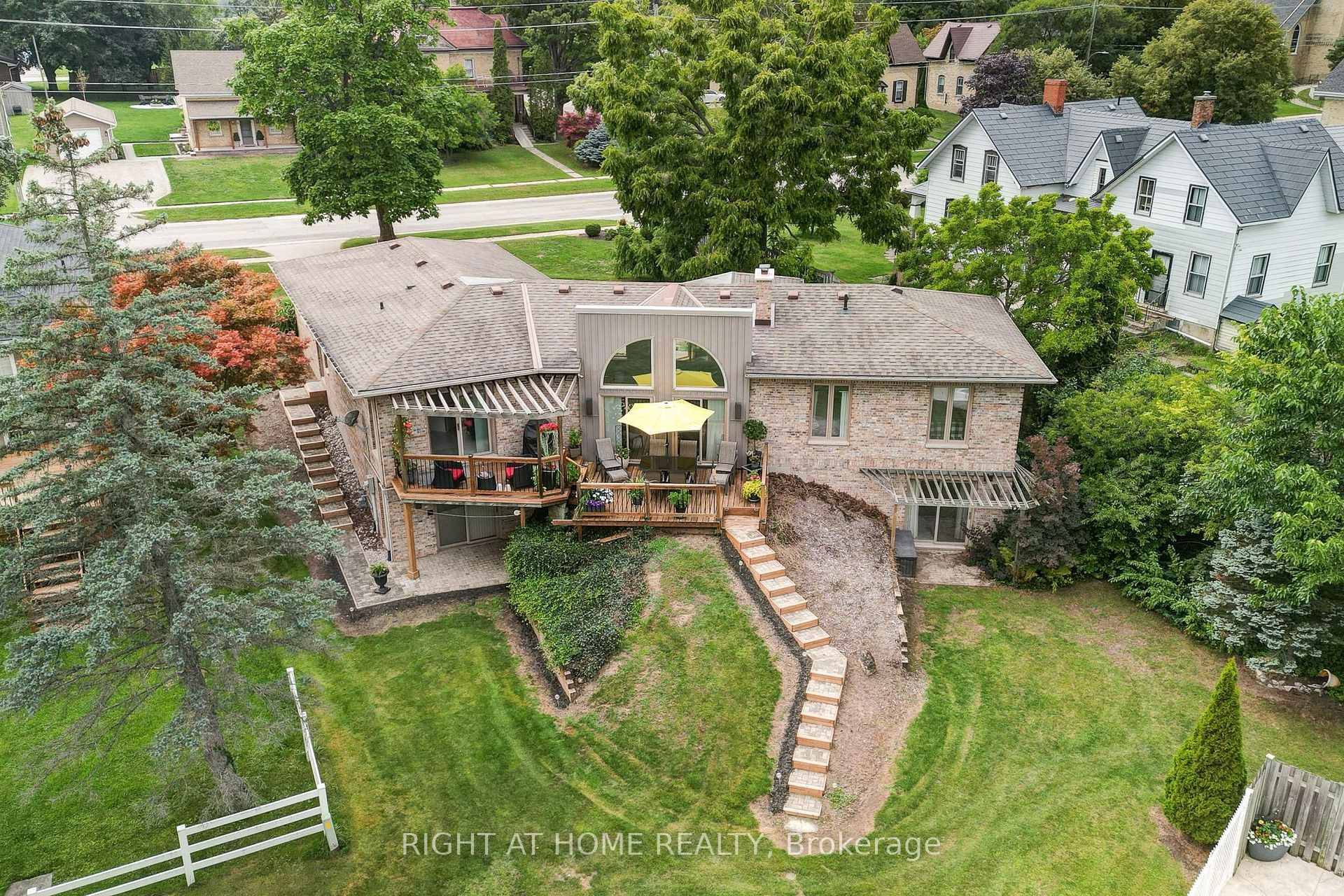 Photo 2 of 41 Goshen Street S, Bluewater, Zurich — HOMEH