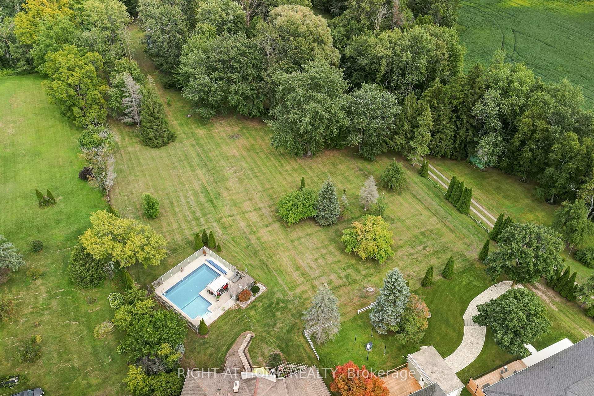 Photo 6 of 41 Goshen Street S, Bluewater, Zurich — HOMEH