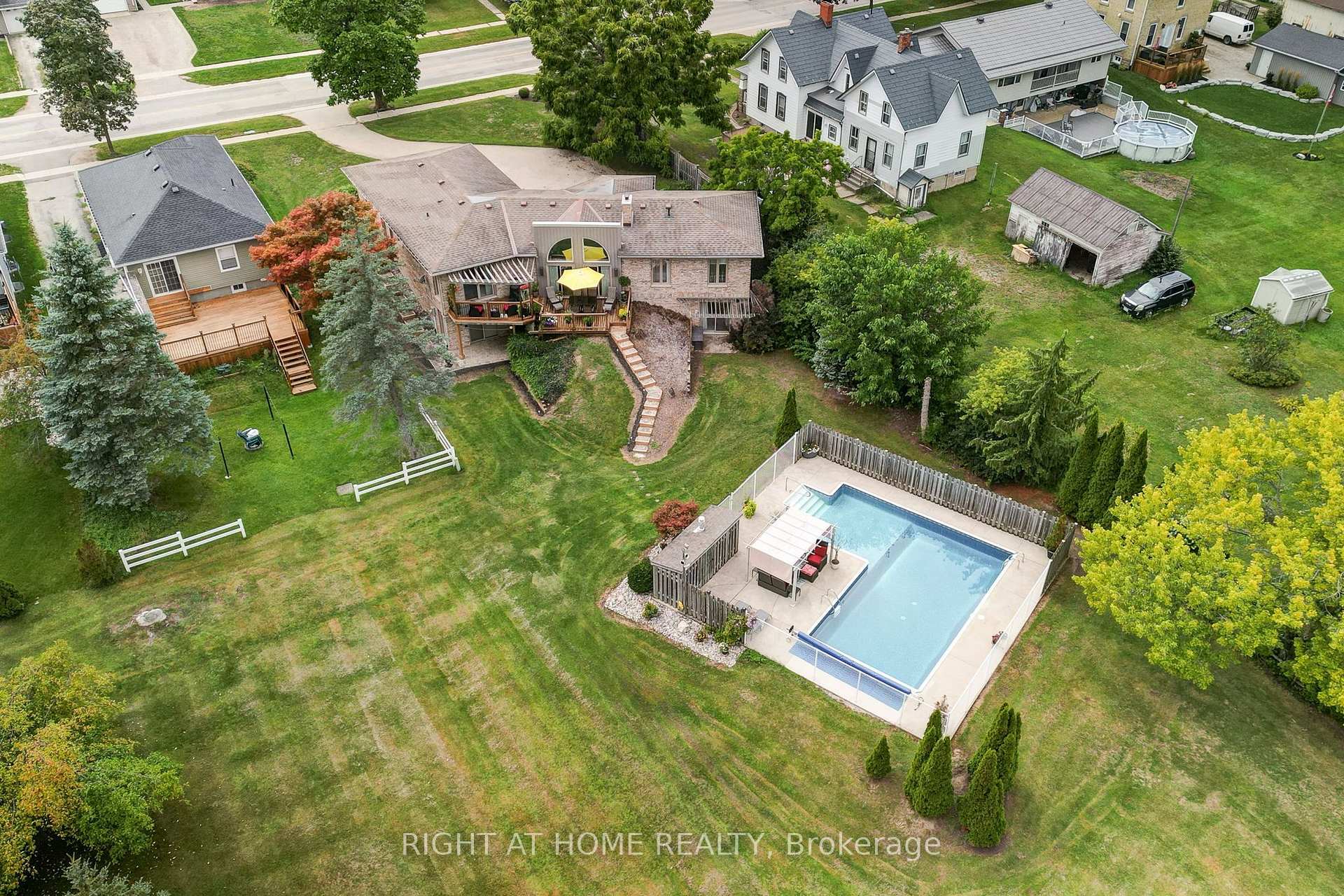 Photo 7 of 41 Goshen Street S, Bluewater, Zurich — HOMEH