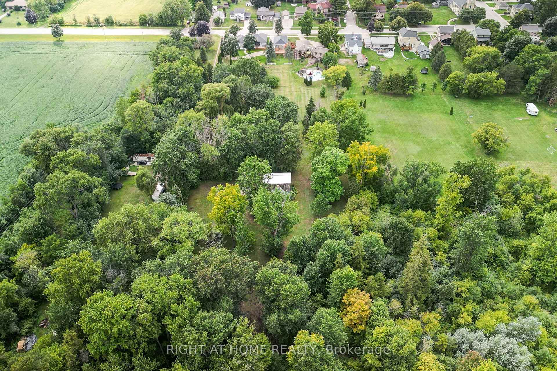 Photo 8 of 41 Goshen Street S, Bluewater, Zurich — HOMEH