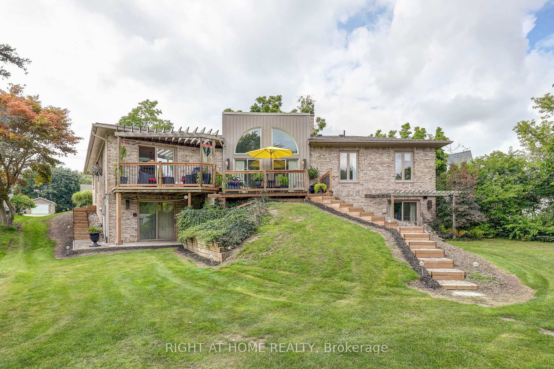Photo 12 of 41 Goshen Street S, Bluewater, Zurich — HOMEH