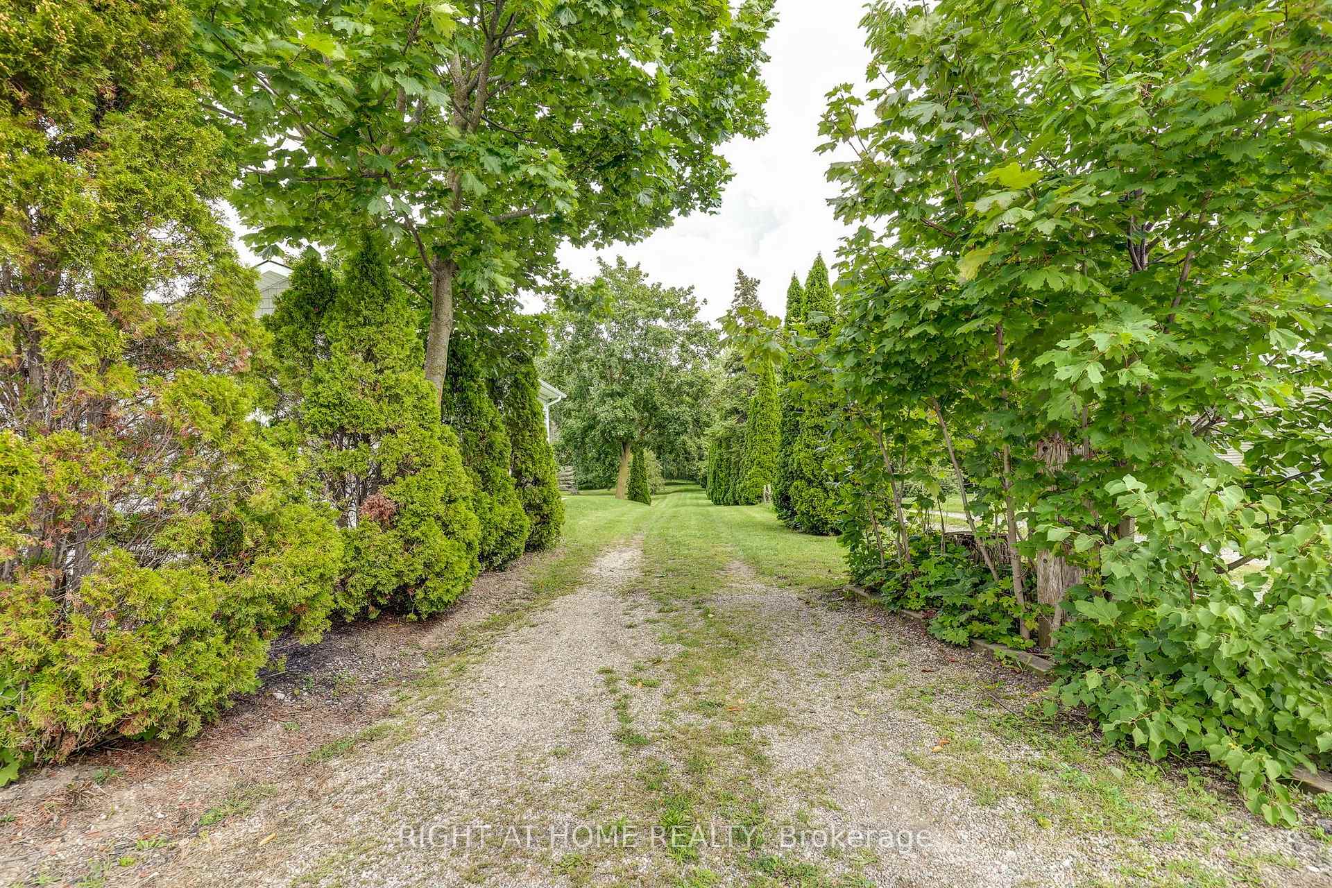 Photo 17 of 41 Goshen Street S, Bluewater, Zurich — HOMEH