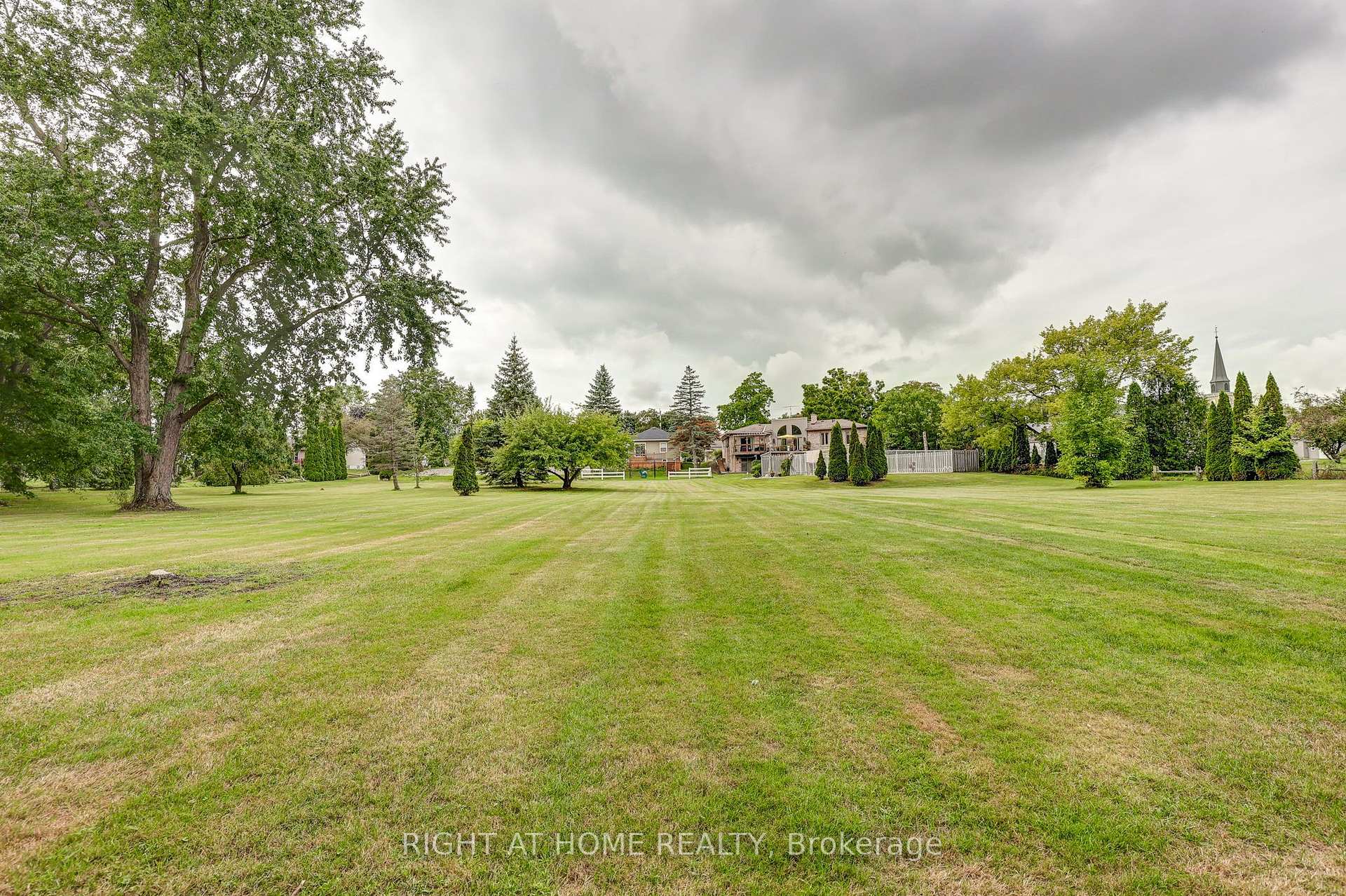Photo 19 of 41 Goshen Street S, Bluewater, Zurich — HOMEH