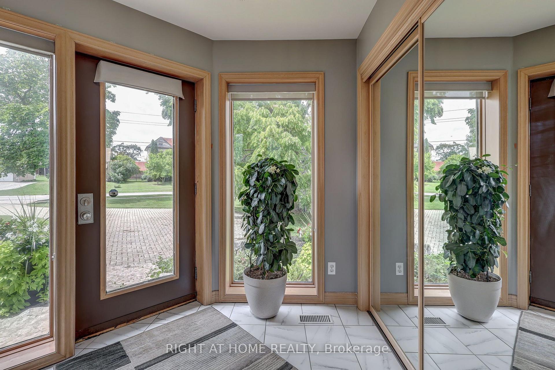 Photo 24 of 41 Goshen Street S, Bluewater, Zurich — HOMEH