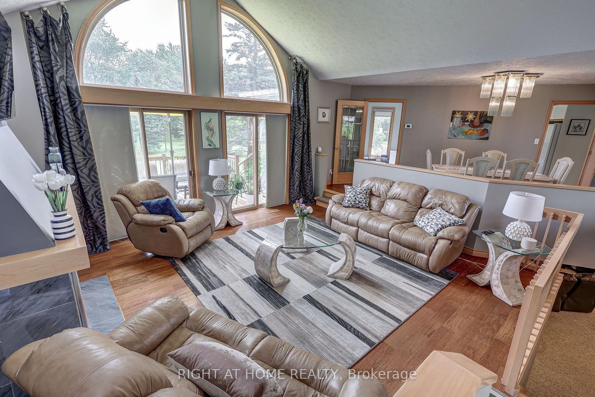 Photo 27 of 41 Goshen Street S, Bluewater, Zurich — HOMEH
