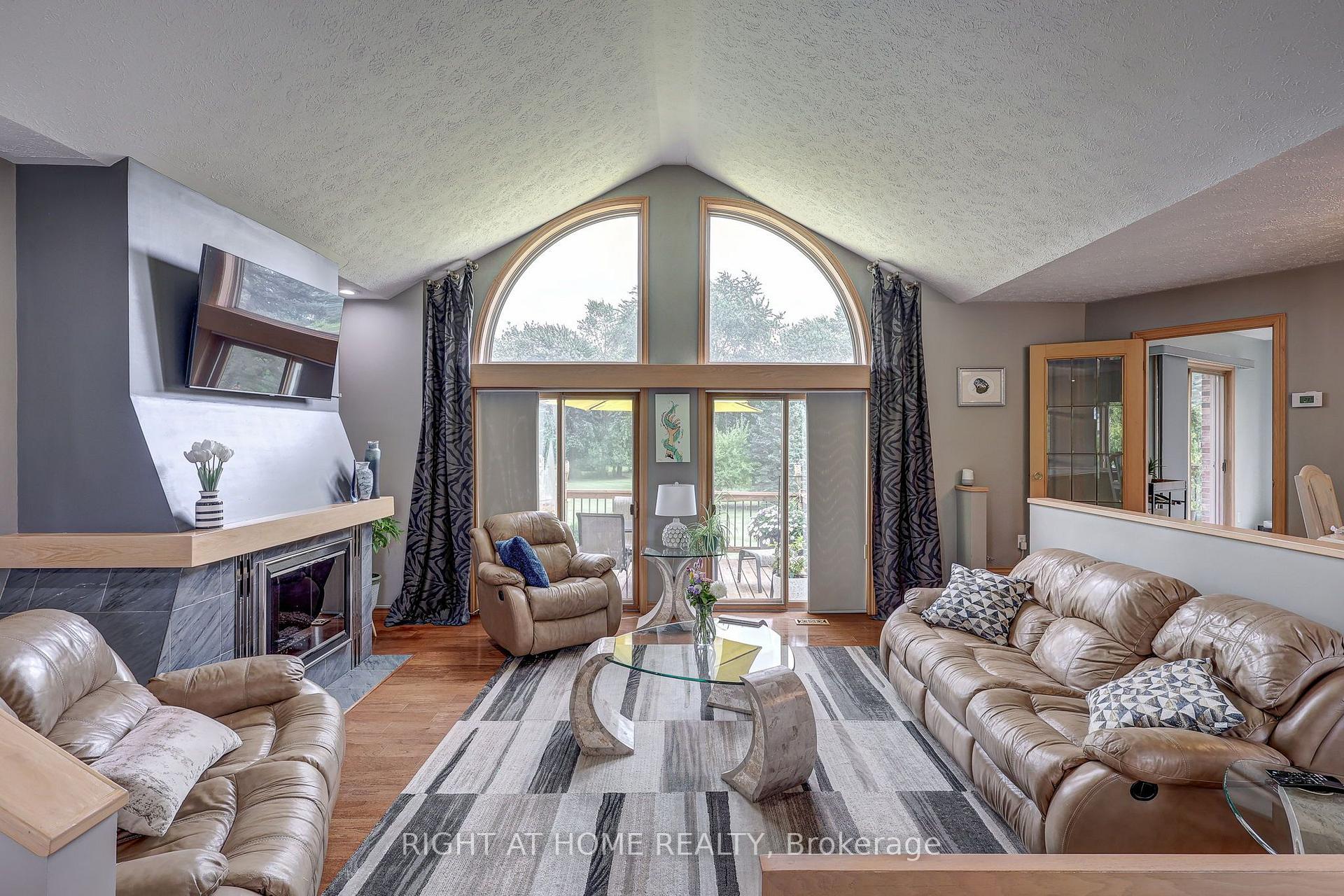 Photo 28 of 41 Goshen Street S, Bluewater, Zurich — HOMEH