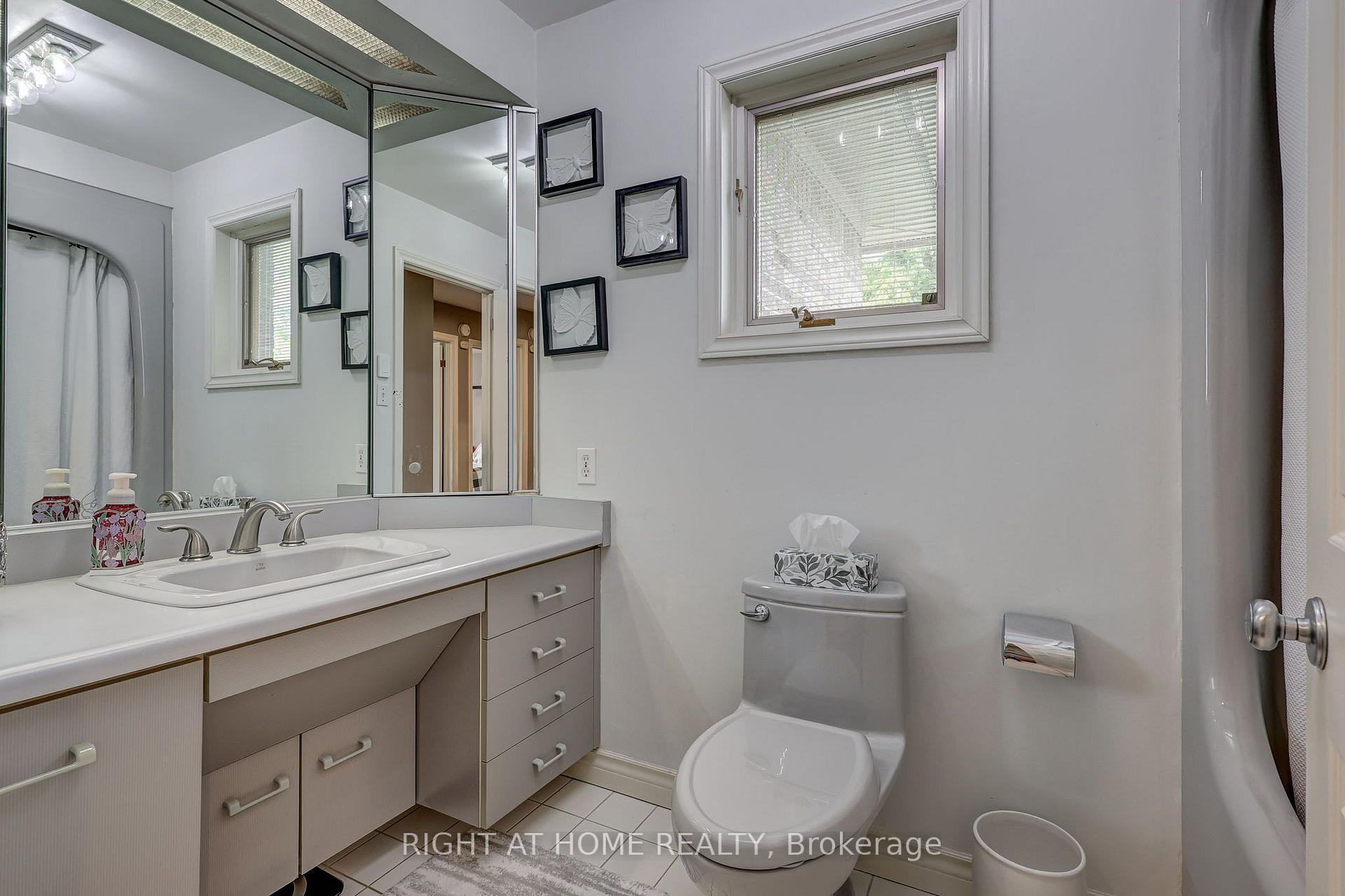 Photo 37 of 41 Goshen Street S, Bluewater, Zurich — HOMEH
