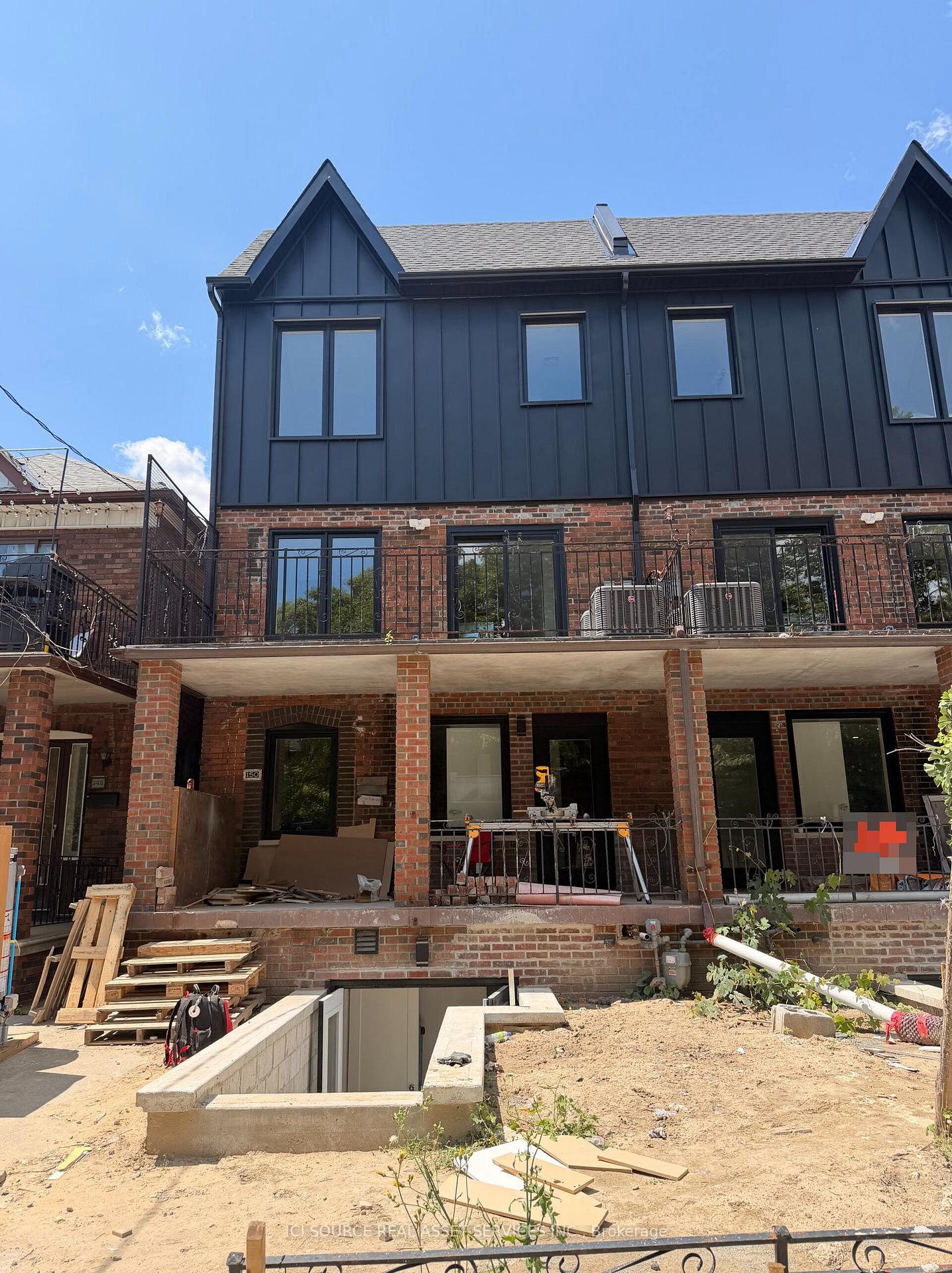 Photo 3 of Unit 2, 150 Brunswick Avenue, Toronto, University — HOMEH