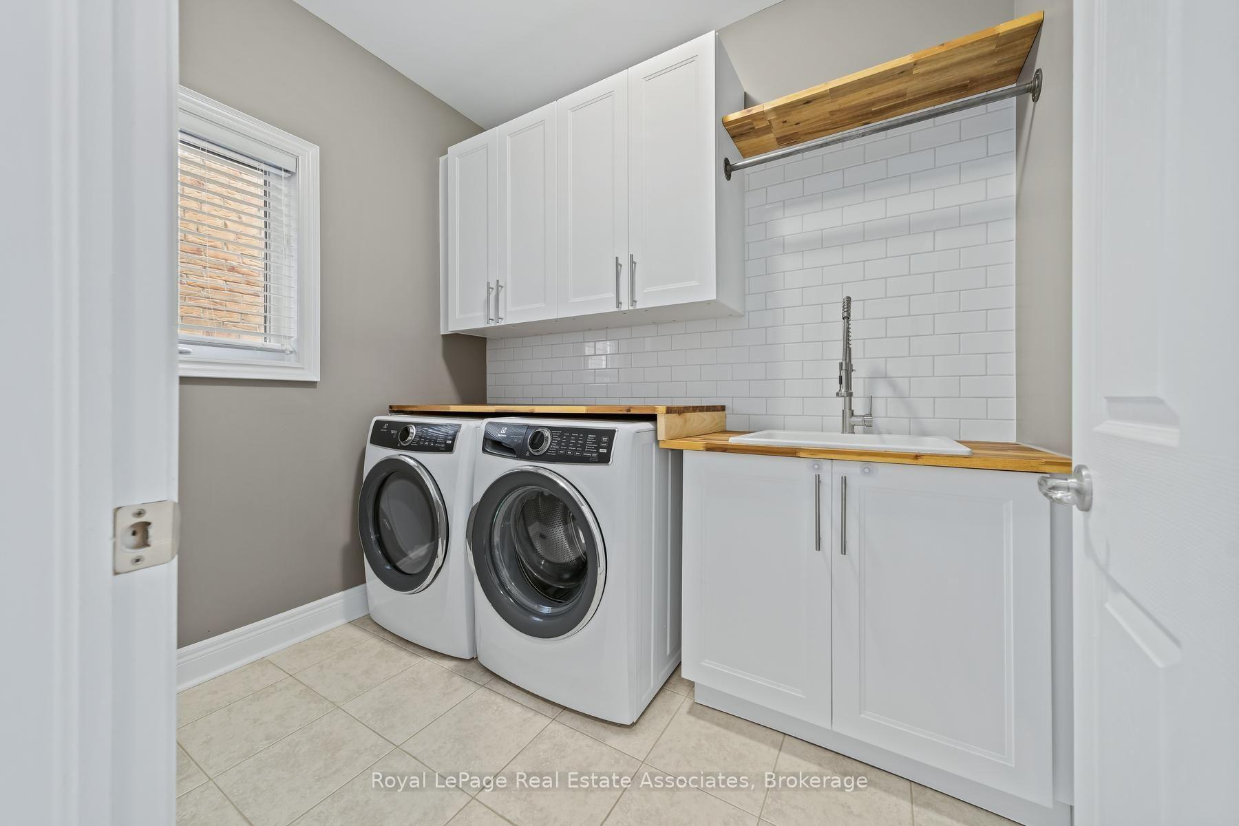 Photo 15 of 8 Duffel Crescent, Halton Hills, Georgetown — HOMEH