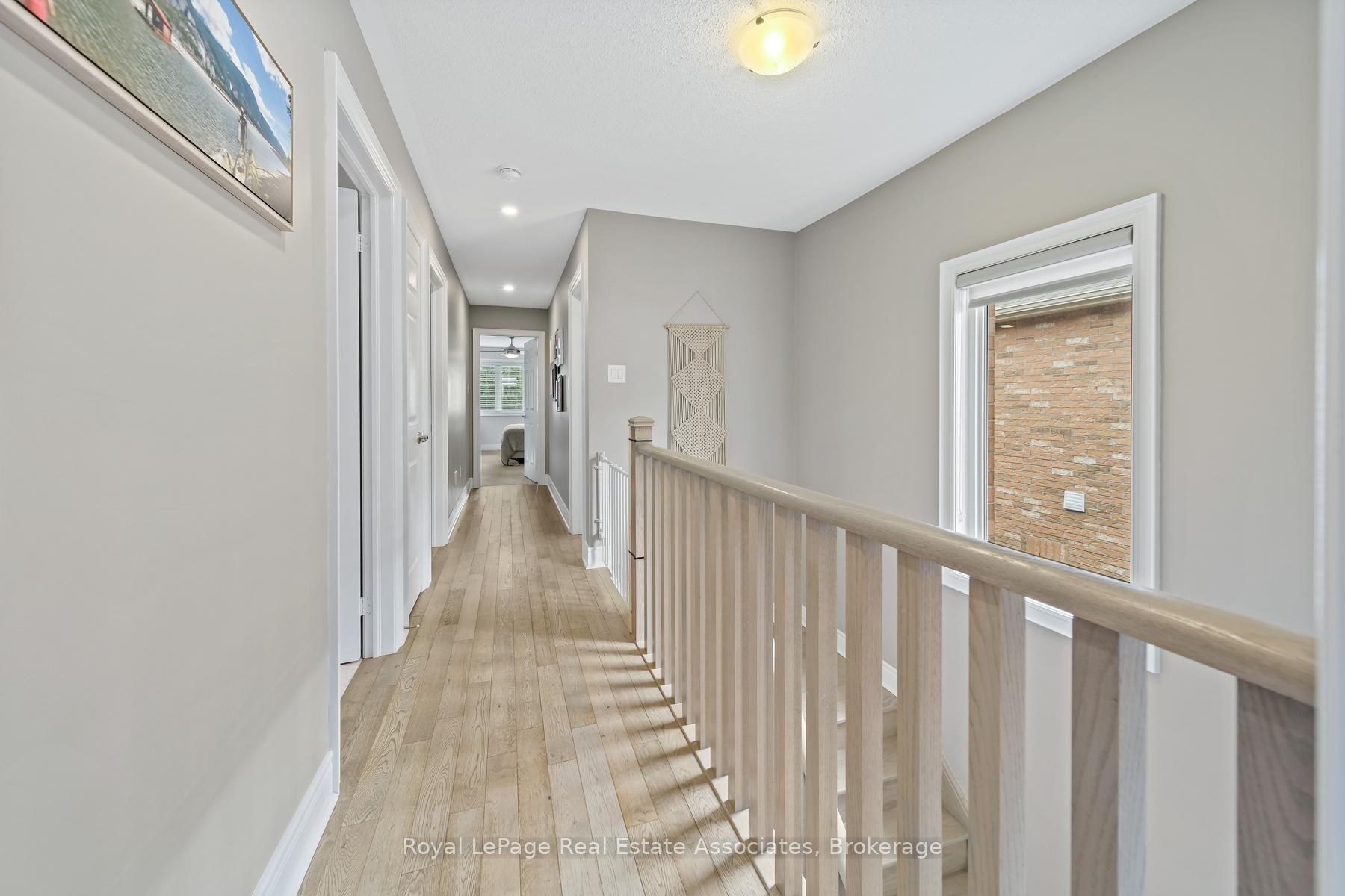 Photo 17 of 8 Duffel Crescent, Halton Hills, Georgetown — HOMEH