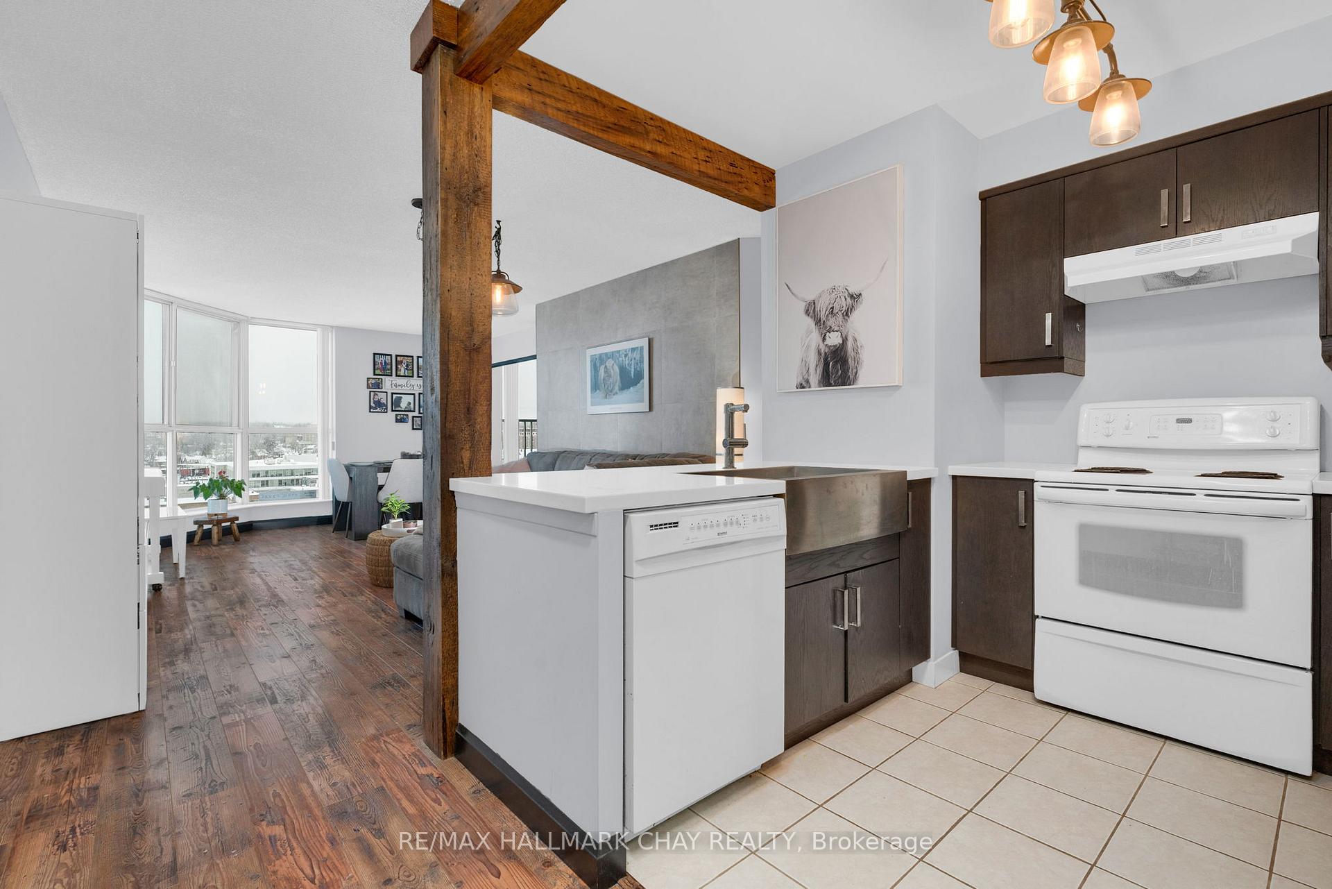 Photo 4 of Unit 1003, 140 Dunlop Street E, Barrie, City Centre — HOMEH