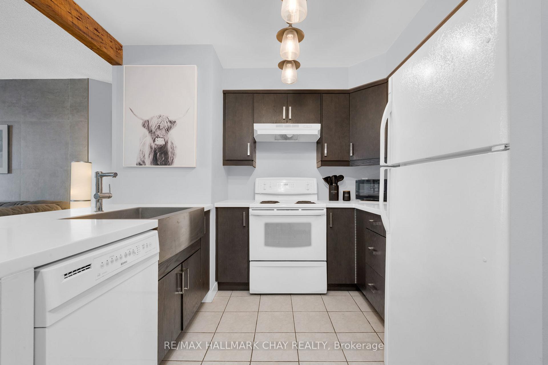 Photo 5 of Unit 1003, 140 Dunlop Street E, Barrie, City Centre — HOMEH