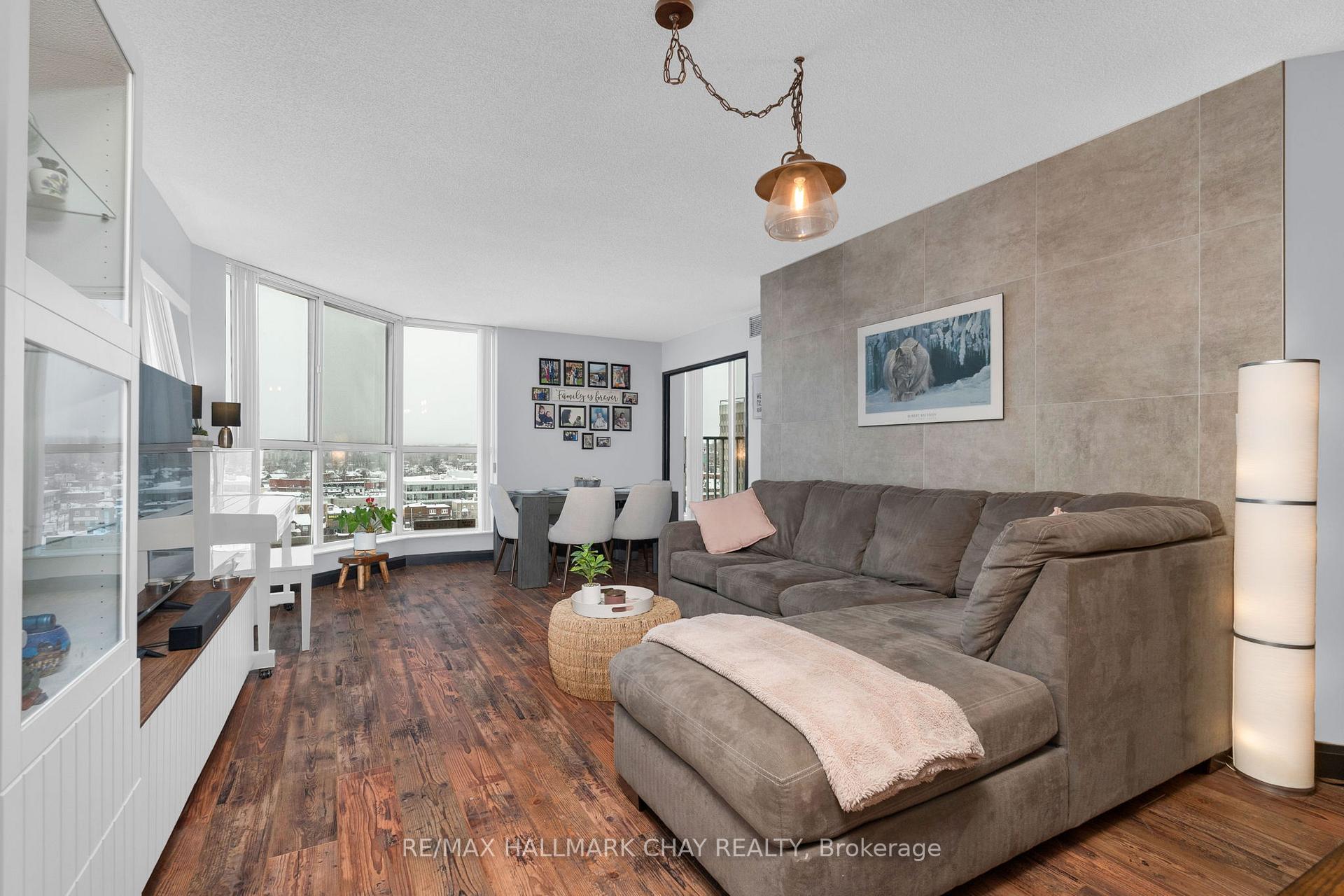Photo 7 of Unit 1003, 140 Dunlop Street E, Barrie, City Centre — HOMEH