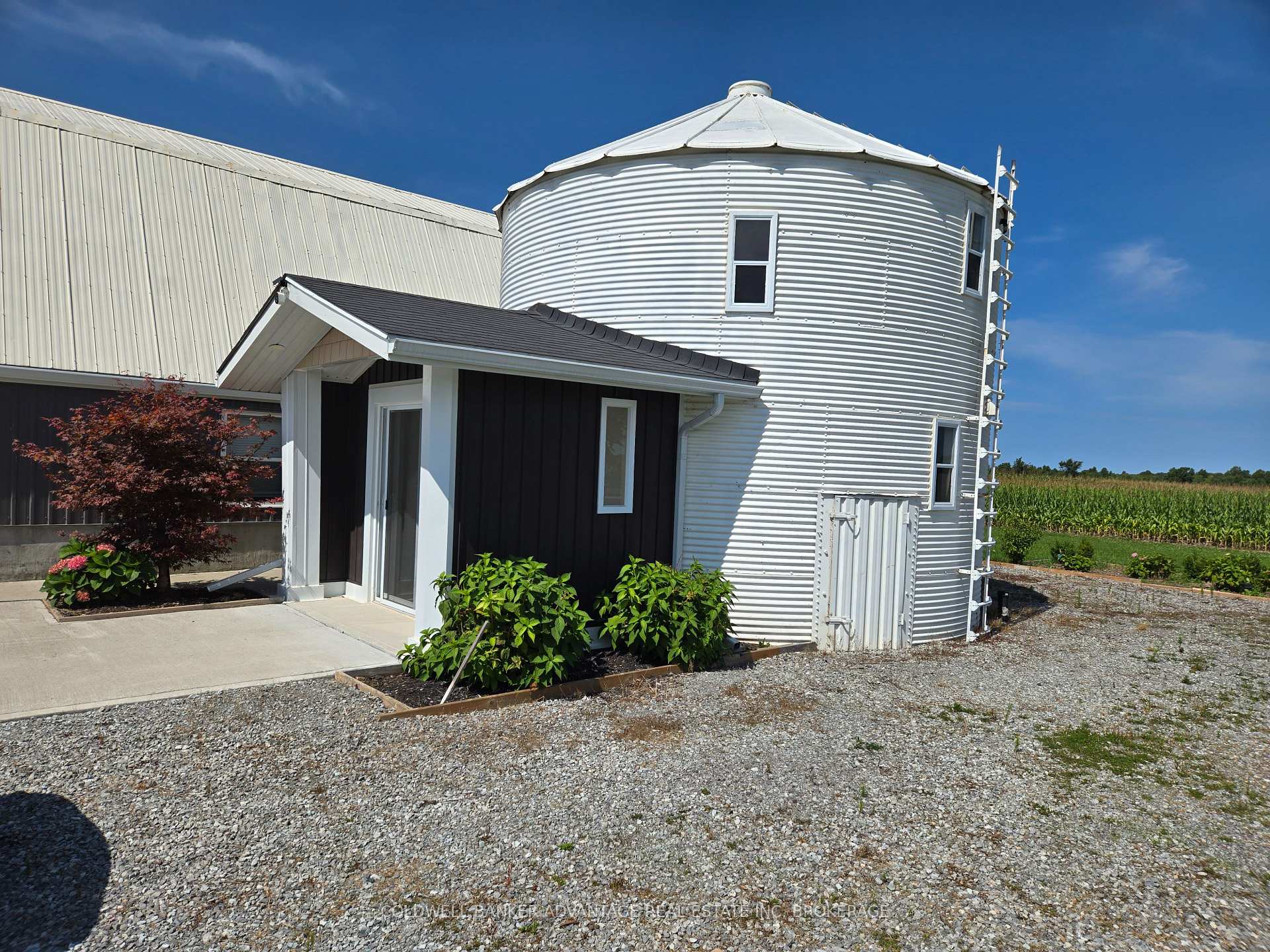 Photo 2 of 8731 Ridge Road, Niagara Falls, Schisler — HOMEH