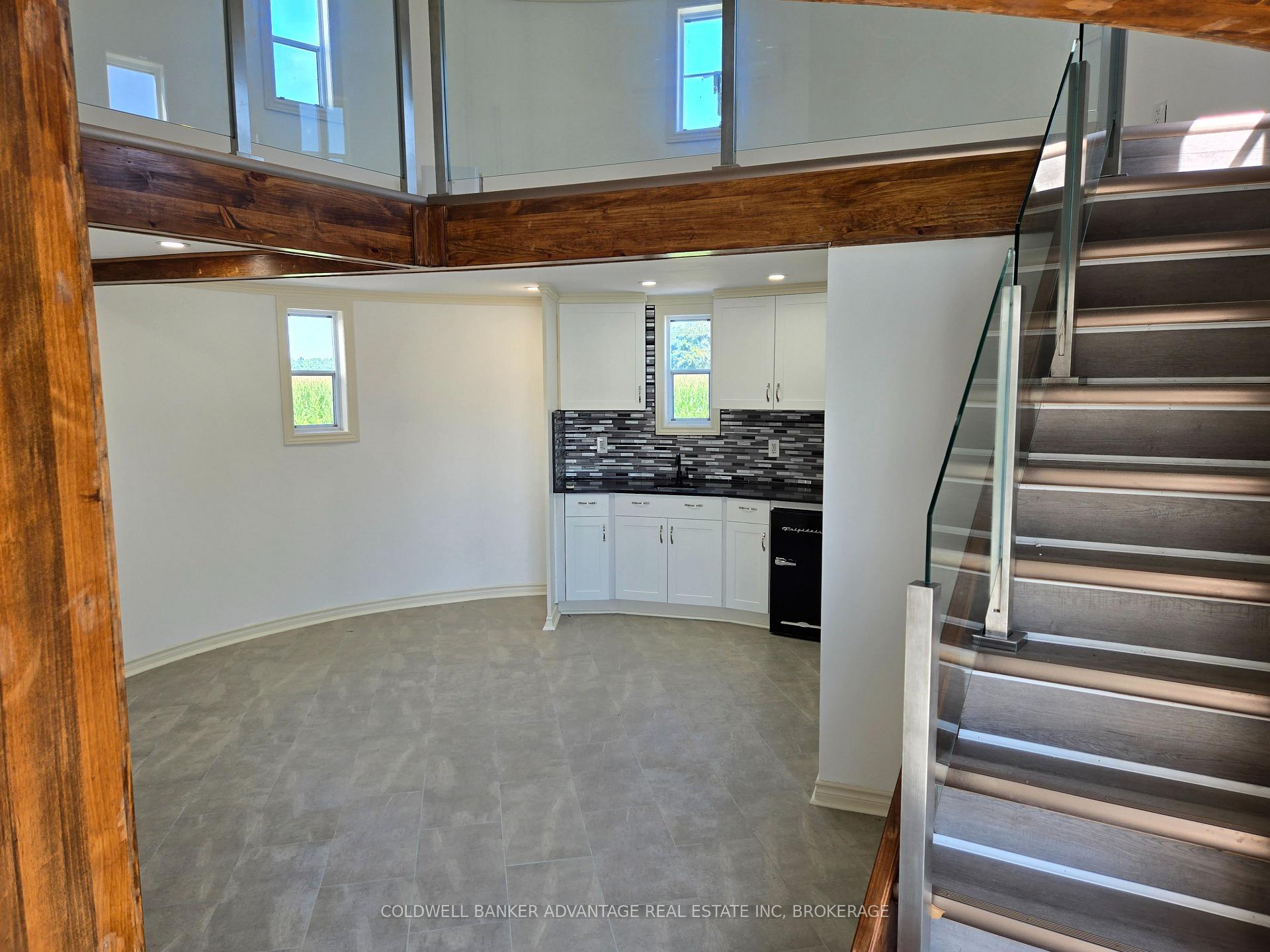 Photo 5 of 8731 Ridge Road, Niagara Falls, Schisler — HOMEH