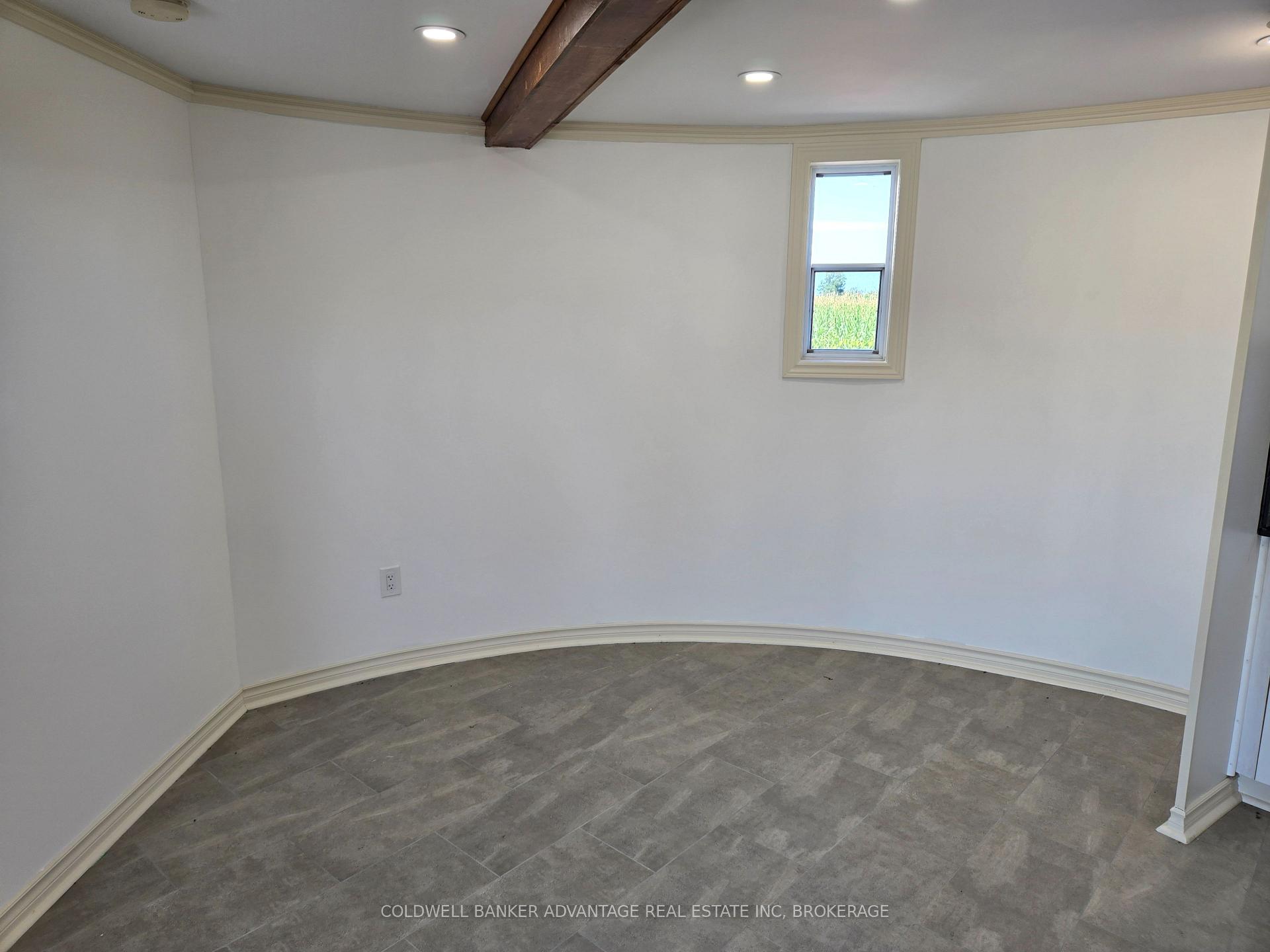 Photo 6 of 8731 Ridge Road, Niagara Falls, Schisler — HOMEH
