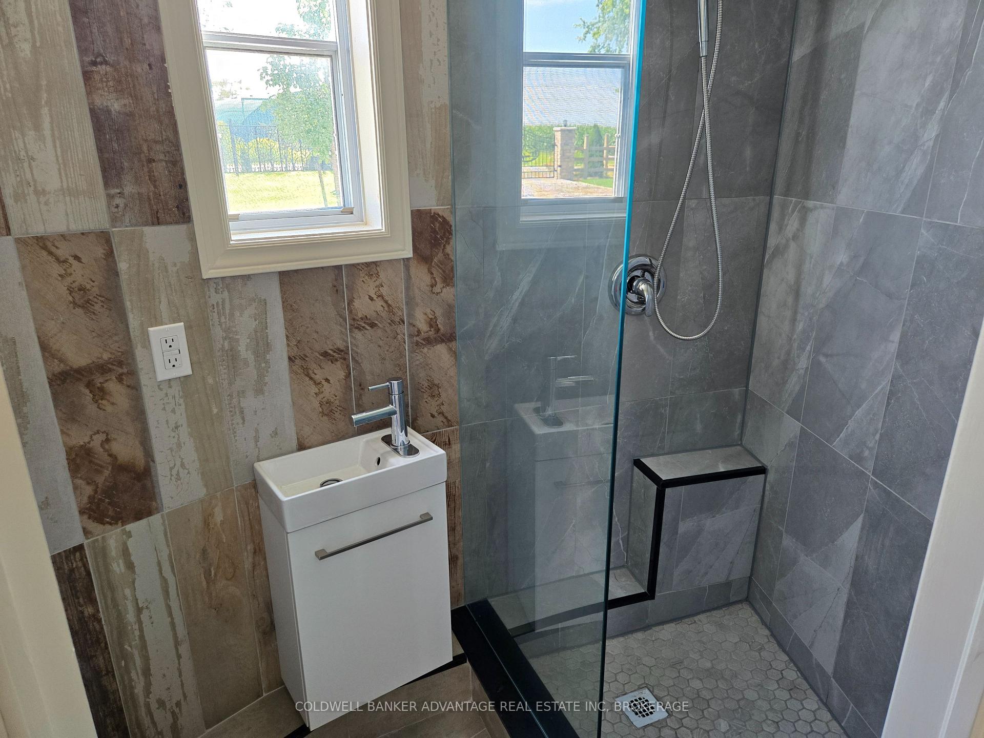 Photo 8 of 8731 Ridge Road, Niagara Falls, Schisler — HOMEH