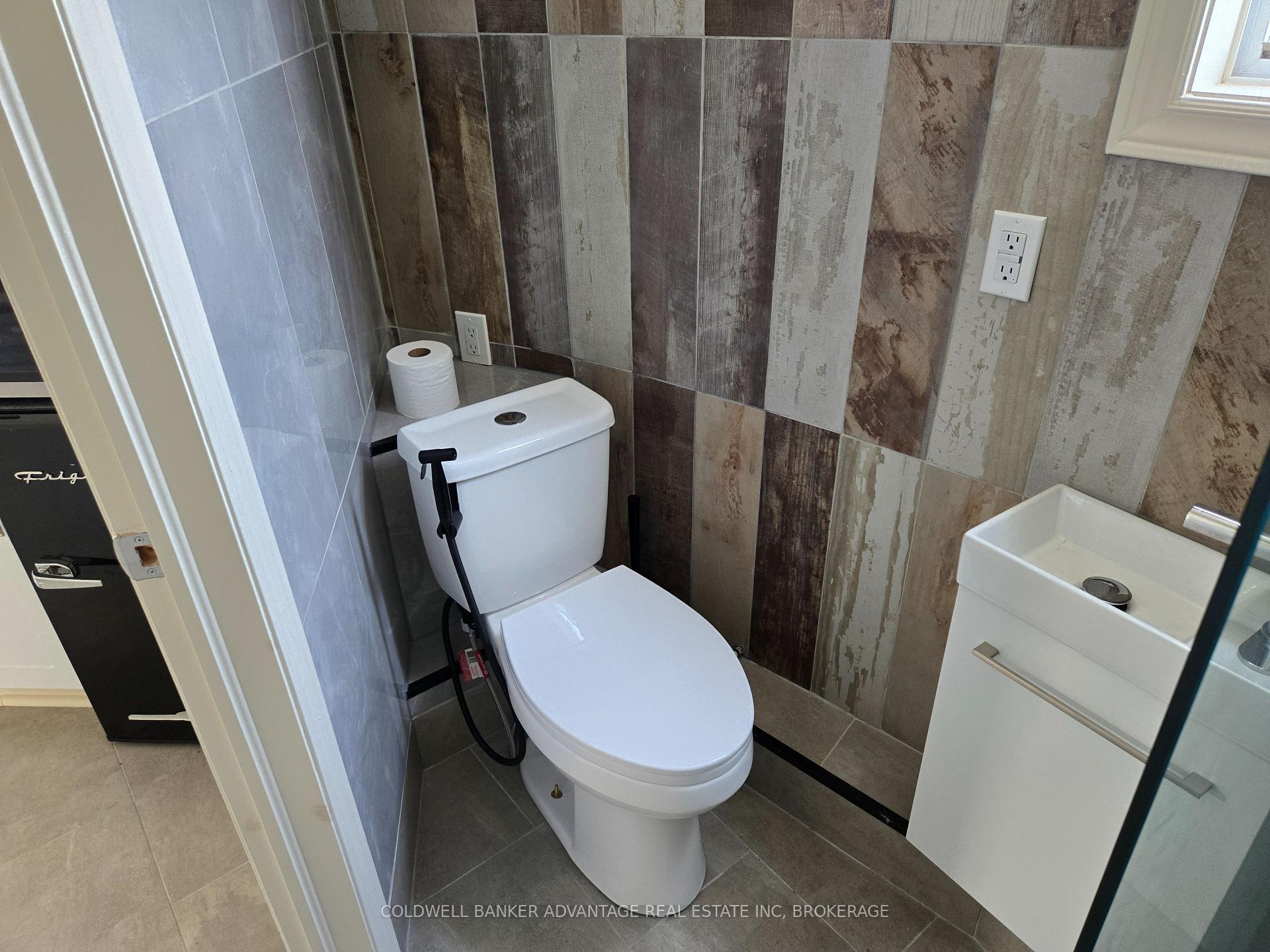Photo 10 of 8731 Ridge Road, Niagara Falls, Schisler — HOMEH