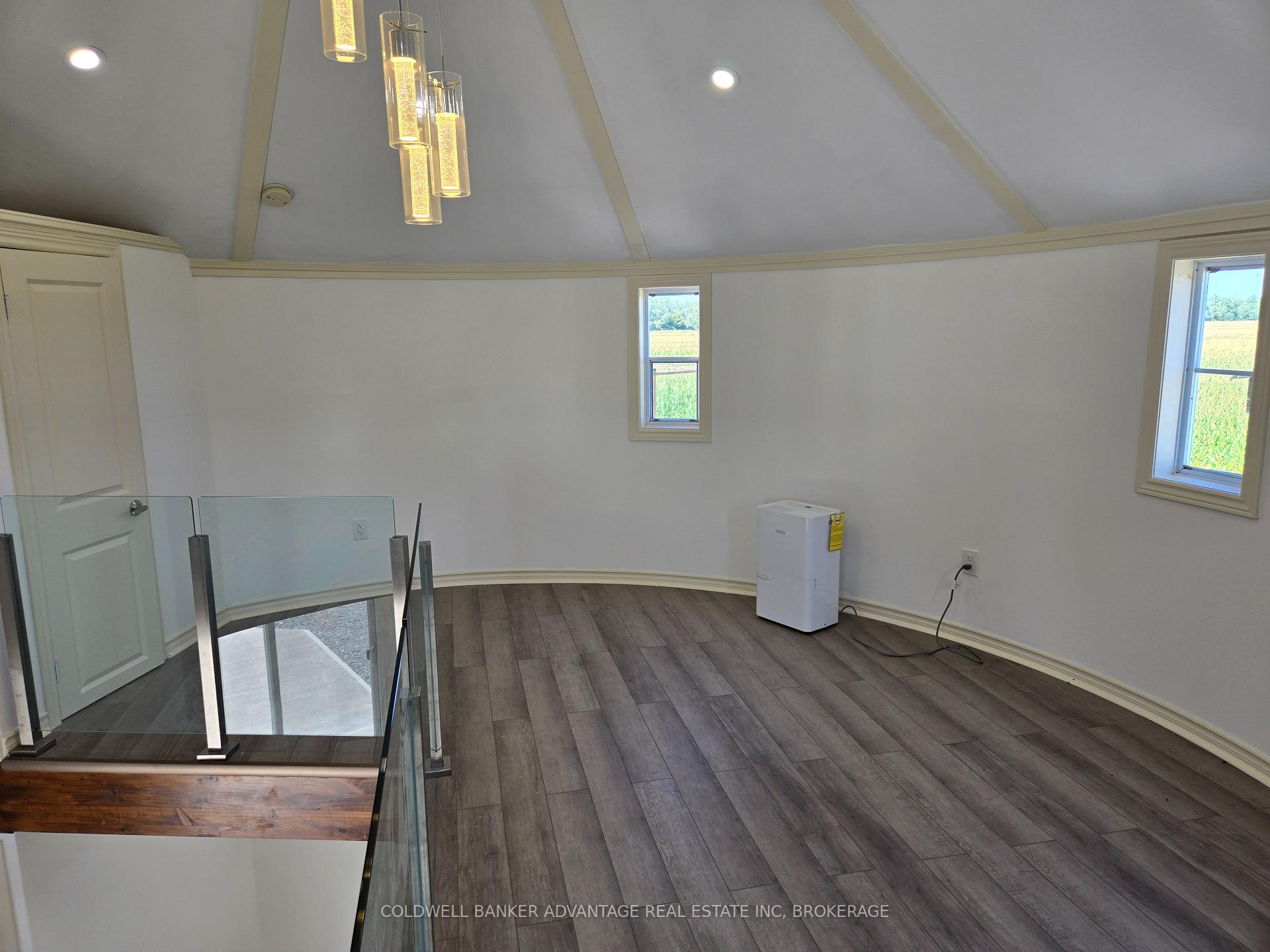Photo 13 of 8731 Ridge Road, Niagara Falls, Schisler — HOMEH