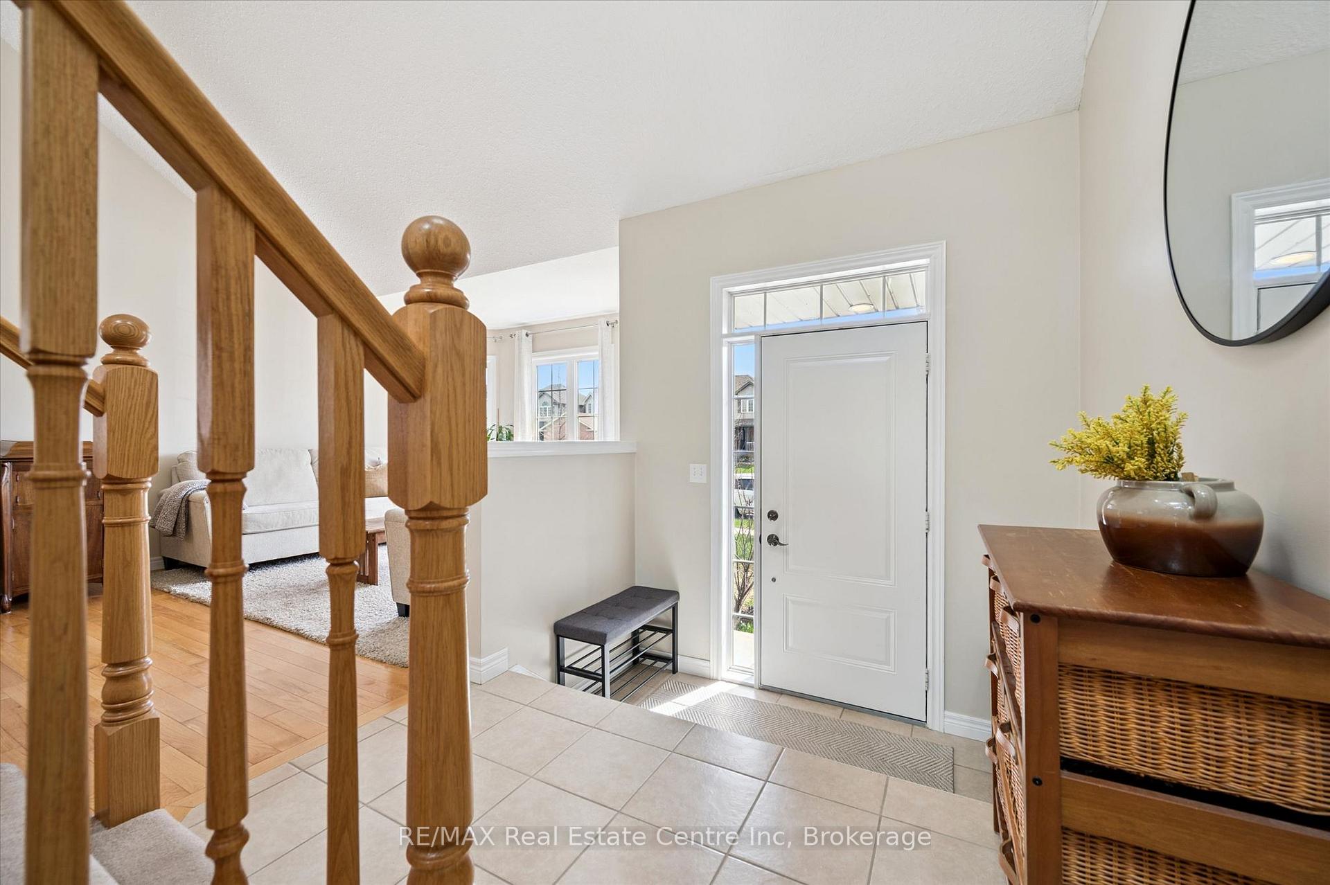 Photo 8 of 556 Black Street, Centre Wellington, Fergus — HOMEH