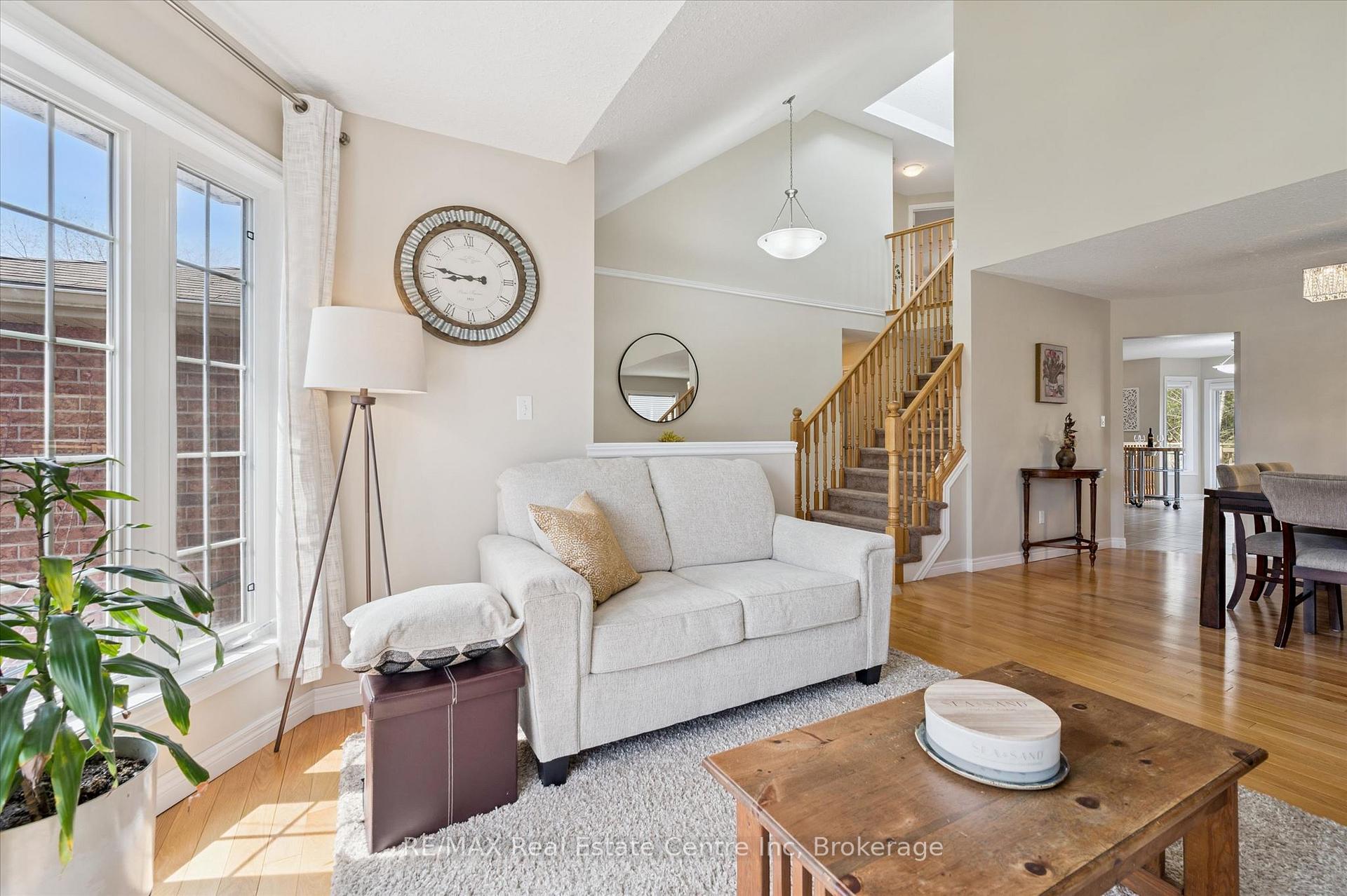 Photo 10 of 556 Black Street, Centre Wellington, Fergus — HOMEH