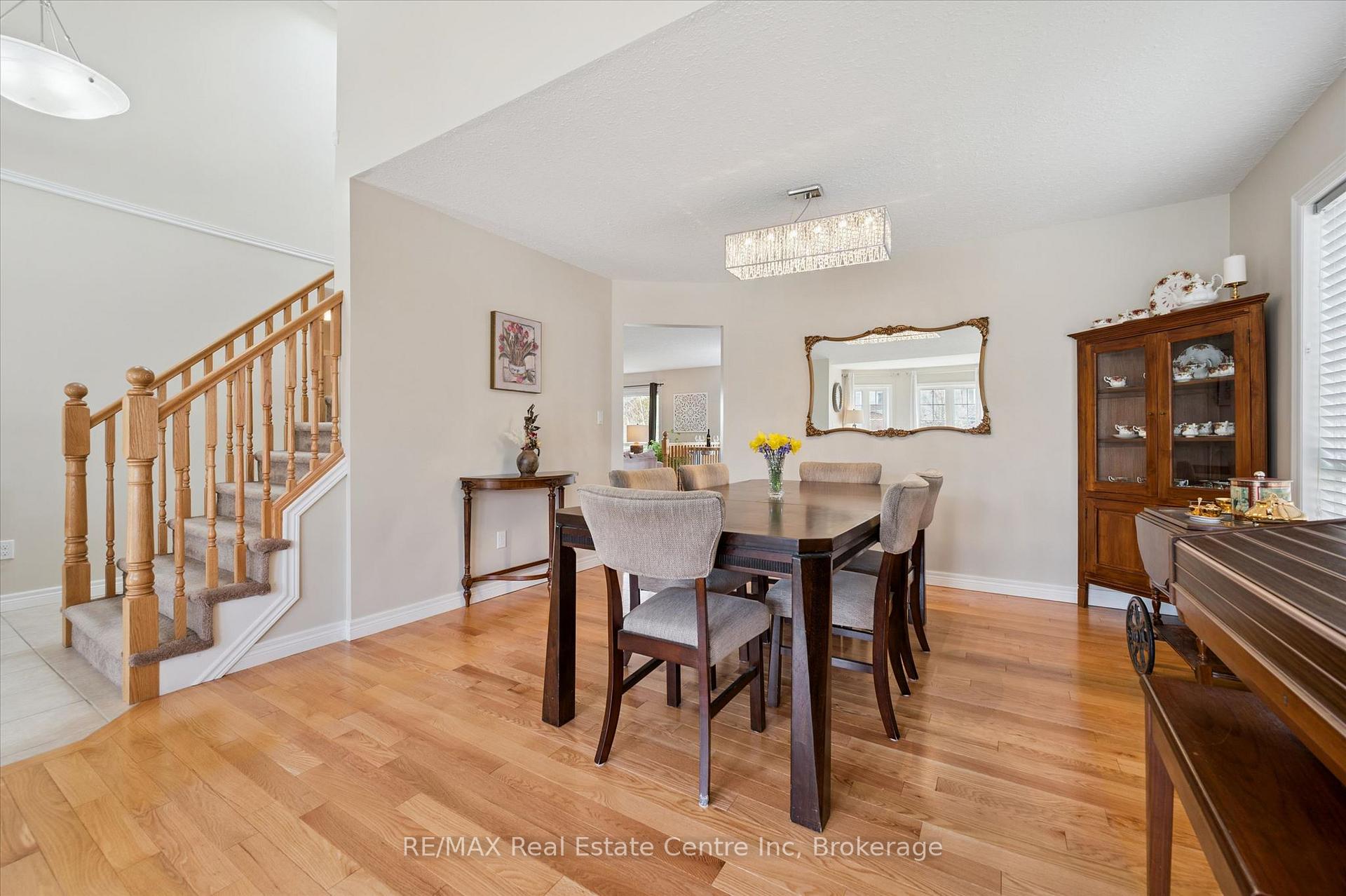 Photo 11 of 556 Black Street, Centre Wellington, Fergus — HOMEH