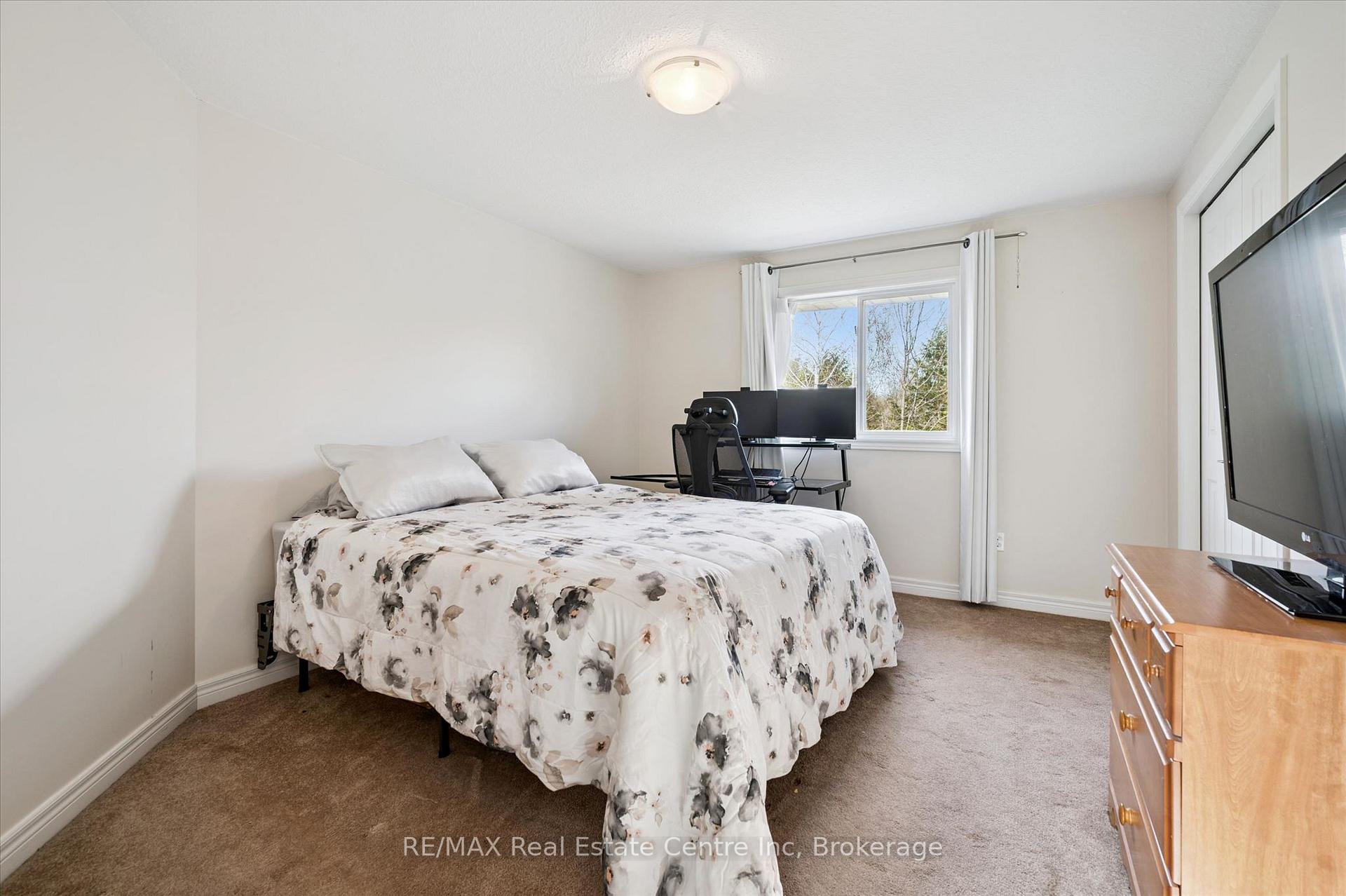 Photo 24 of 556 Black Street, Centre Wellington, Fergus — HOMEH
