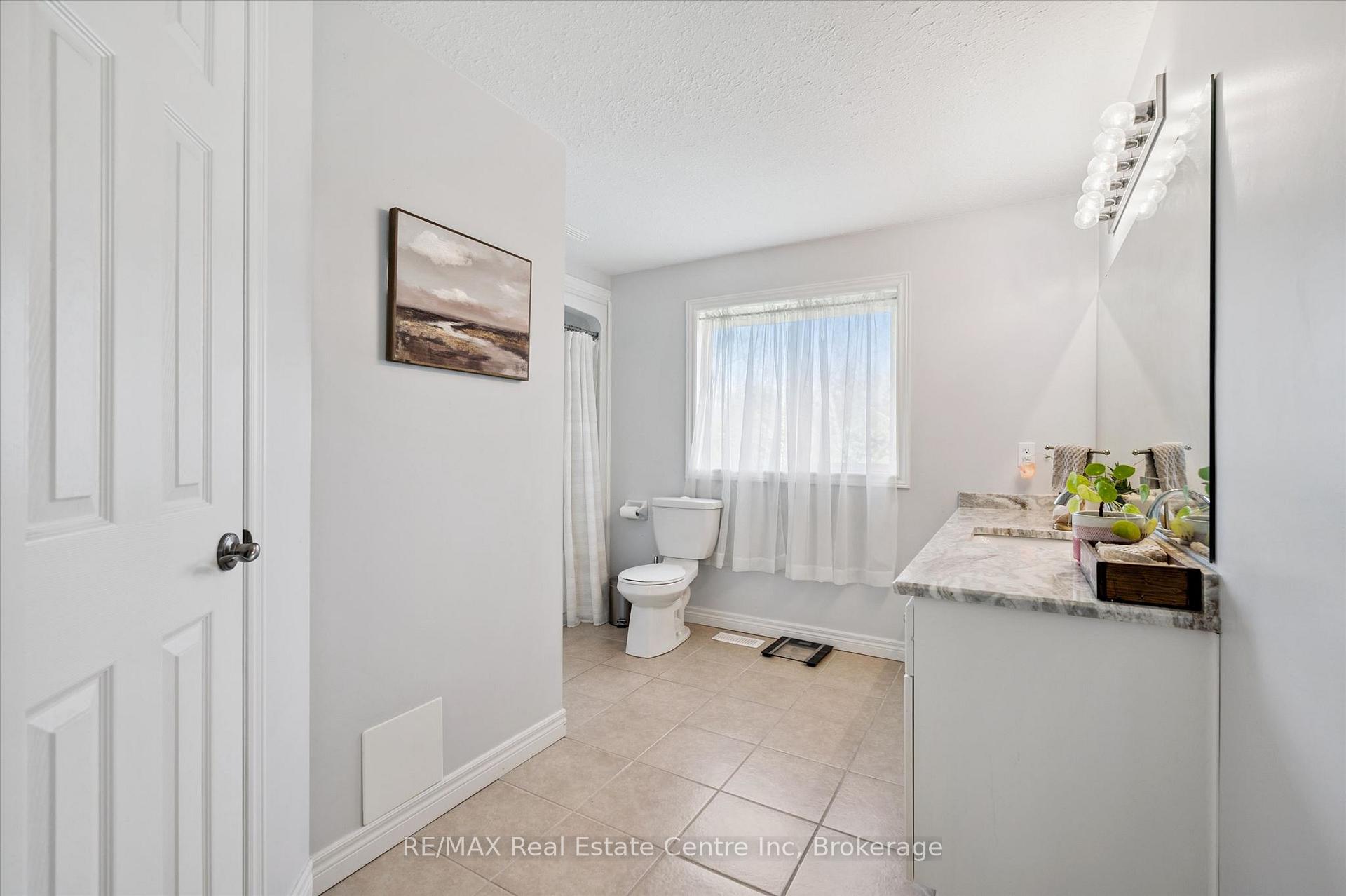 Photo 25 of 556 Black Street, Centre Wellington, Fergus — HOMEH