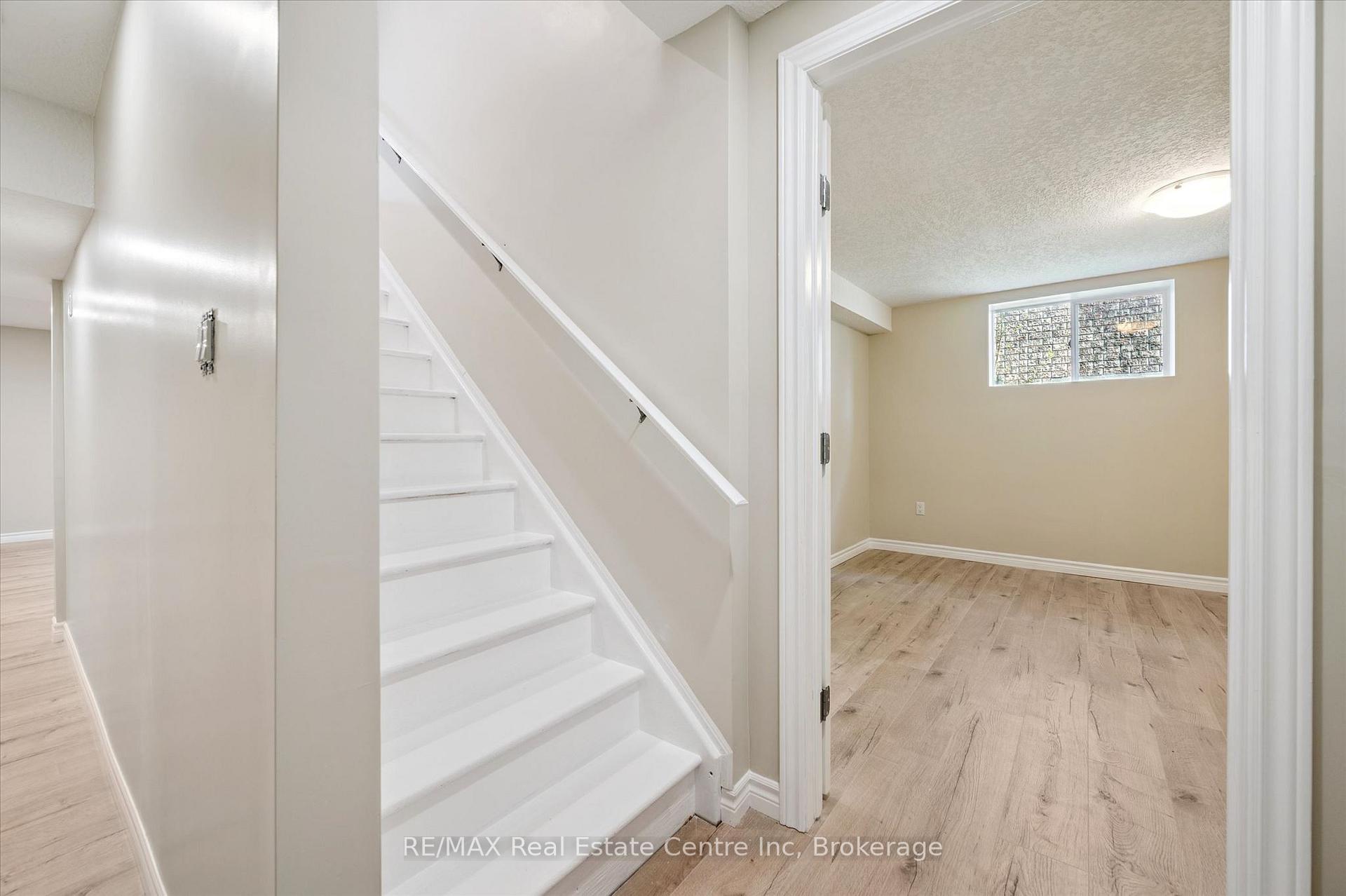 Photo 32 of 556 Black Street, Centre Wellington, Fergus — HOMEH
