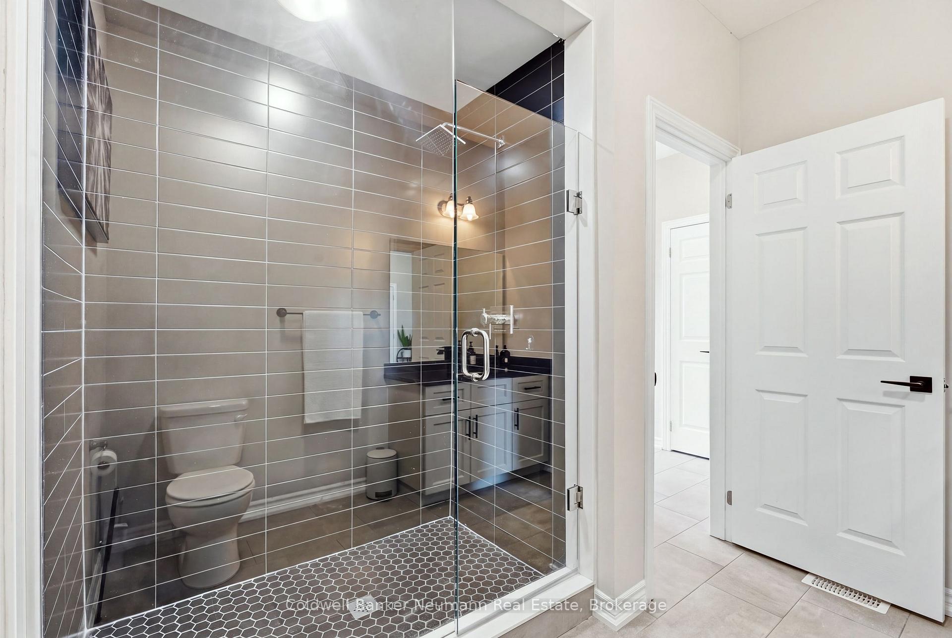 Photo 10 of 3 Braida Lane, Halton Hills, Acton — HOMEH