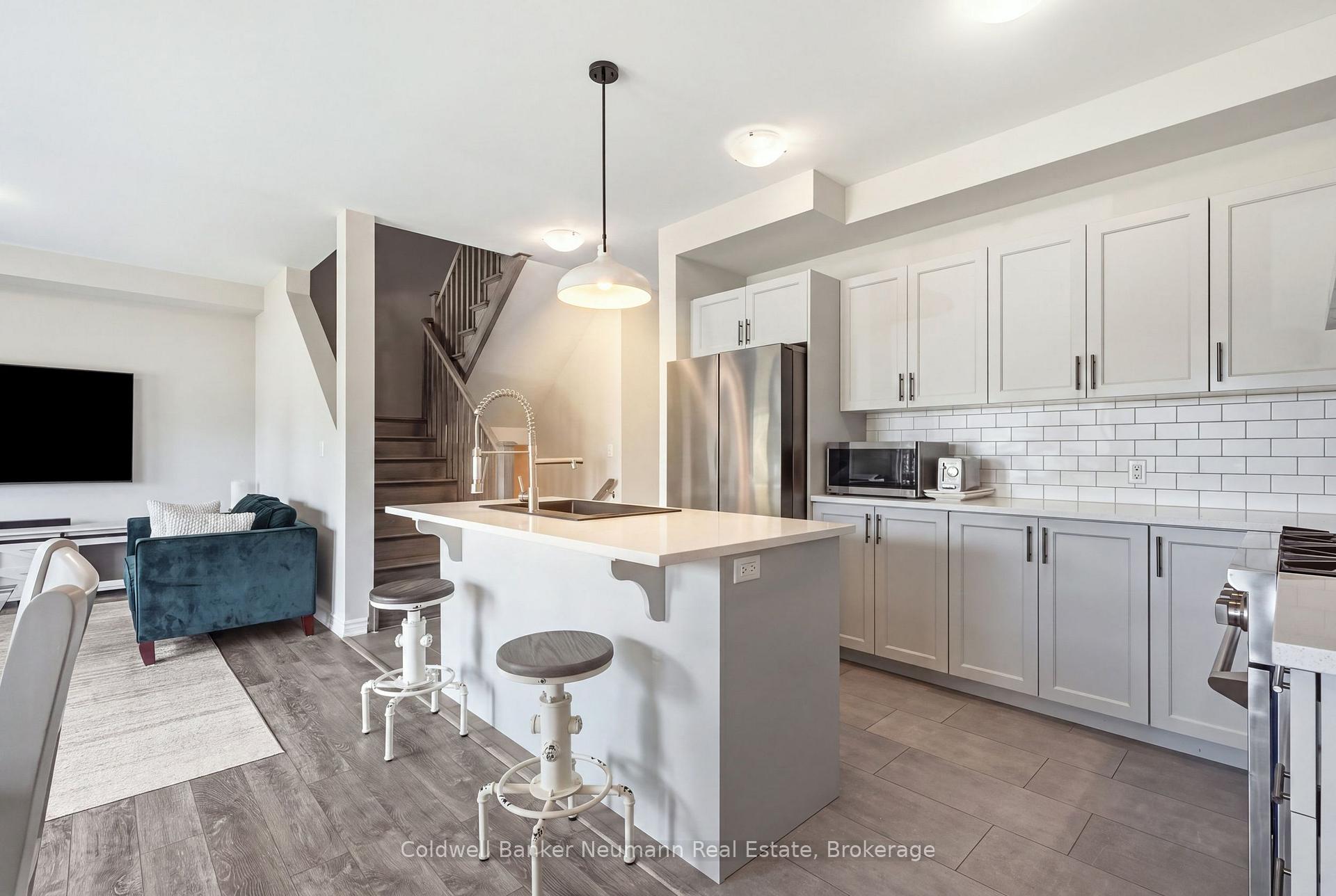 Photo 19 of 3 Braida Lane, Halton Hills, Acton — HOMEH