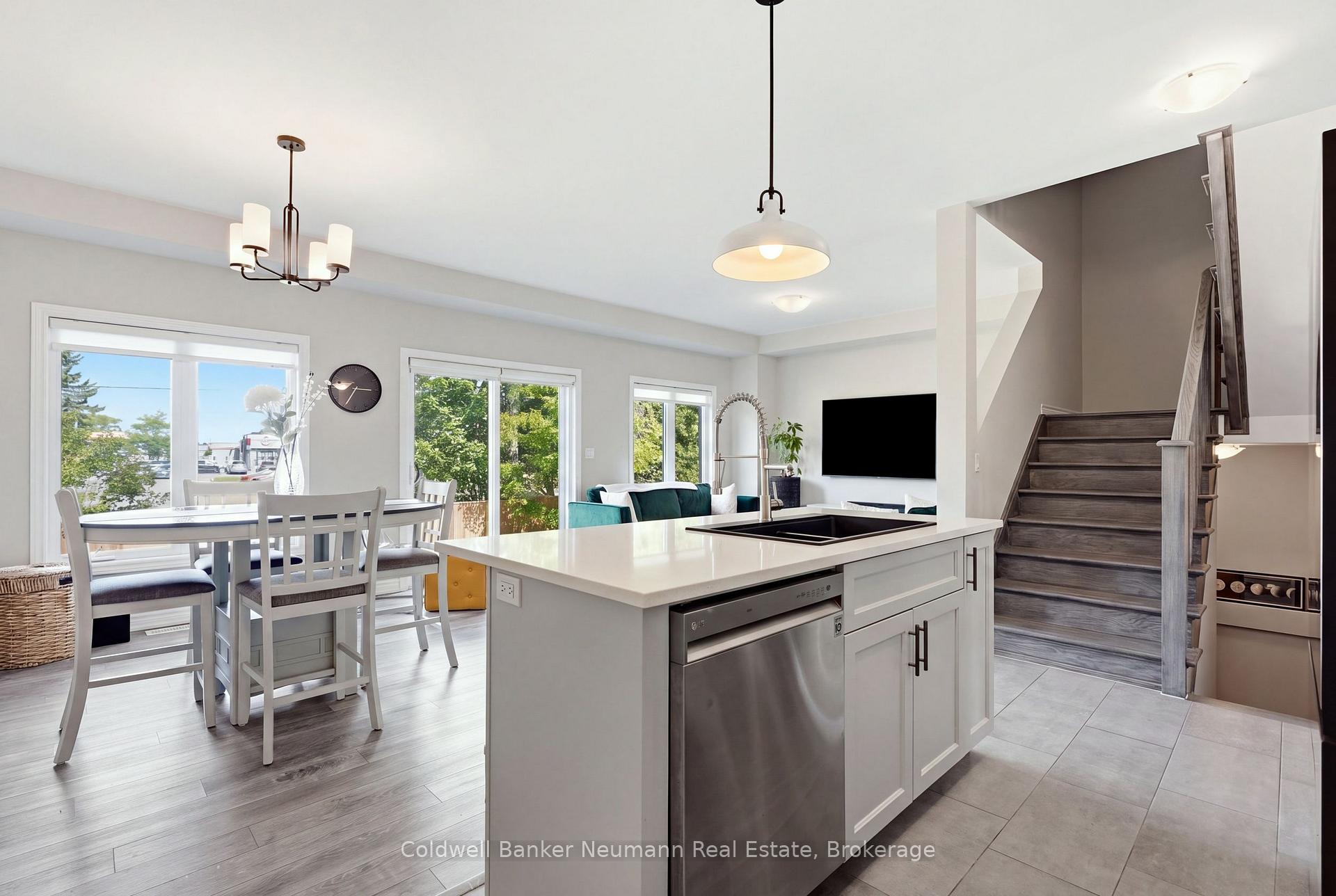 Photo 22 of 3 Braida Lane, Halton Hills, Acton — HOMEH
