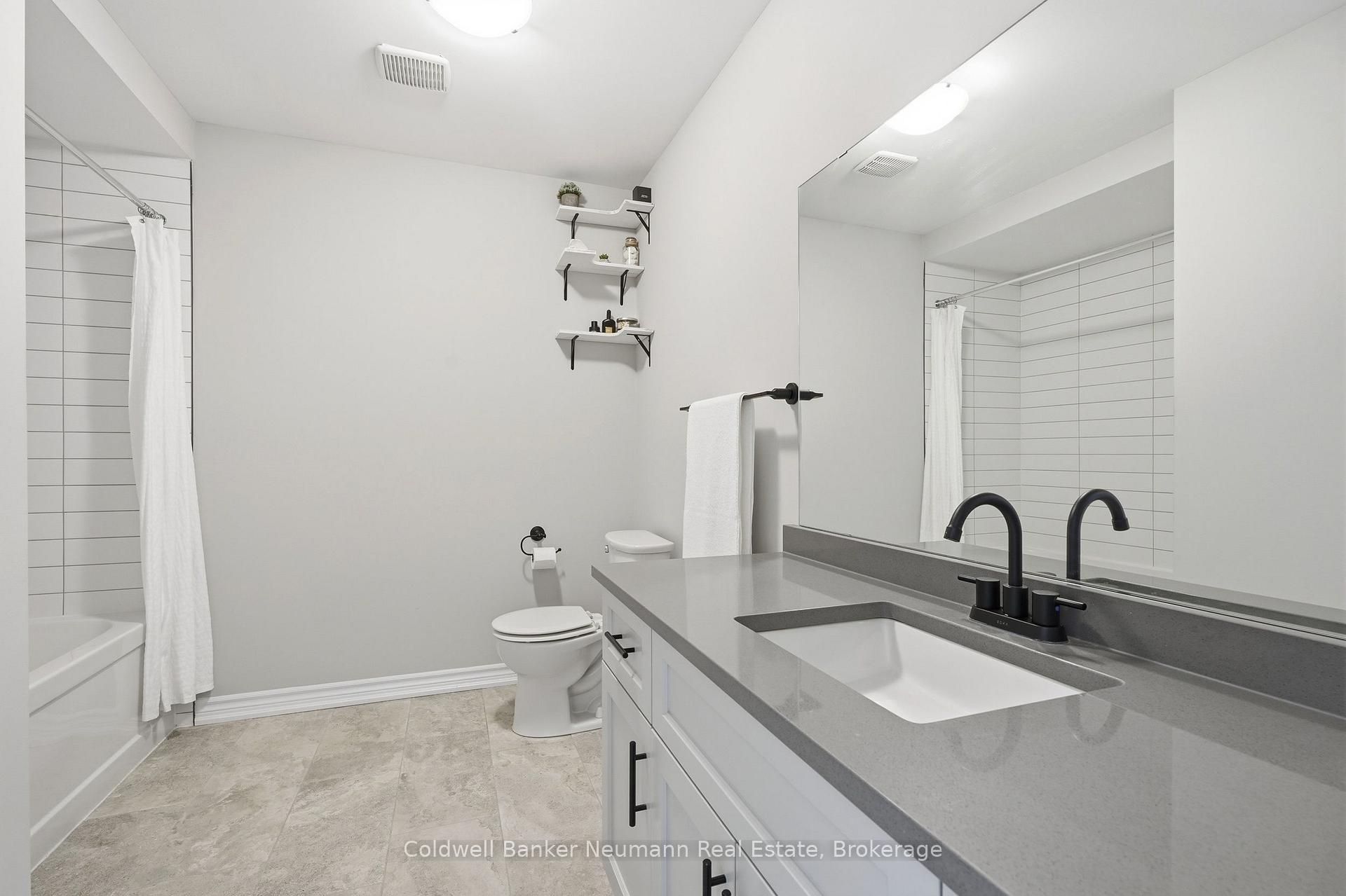 Photo 35 of 3 Braida Lane, Halton Hills, Acton — HOMEH