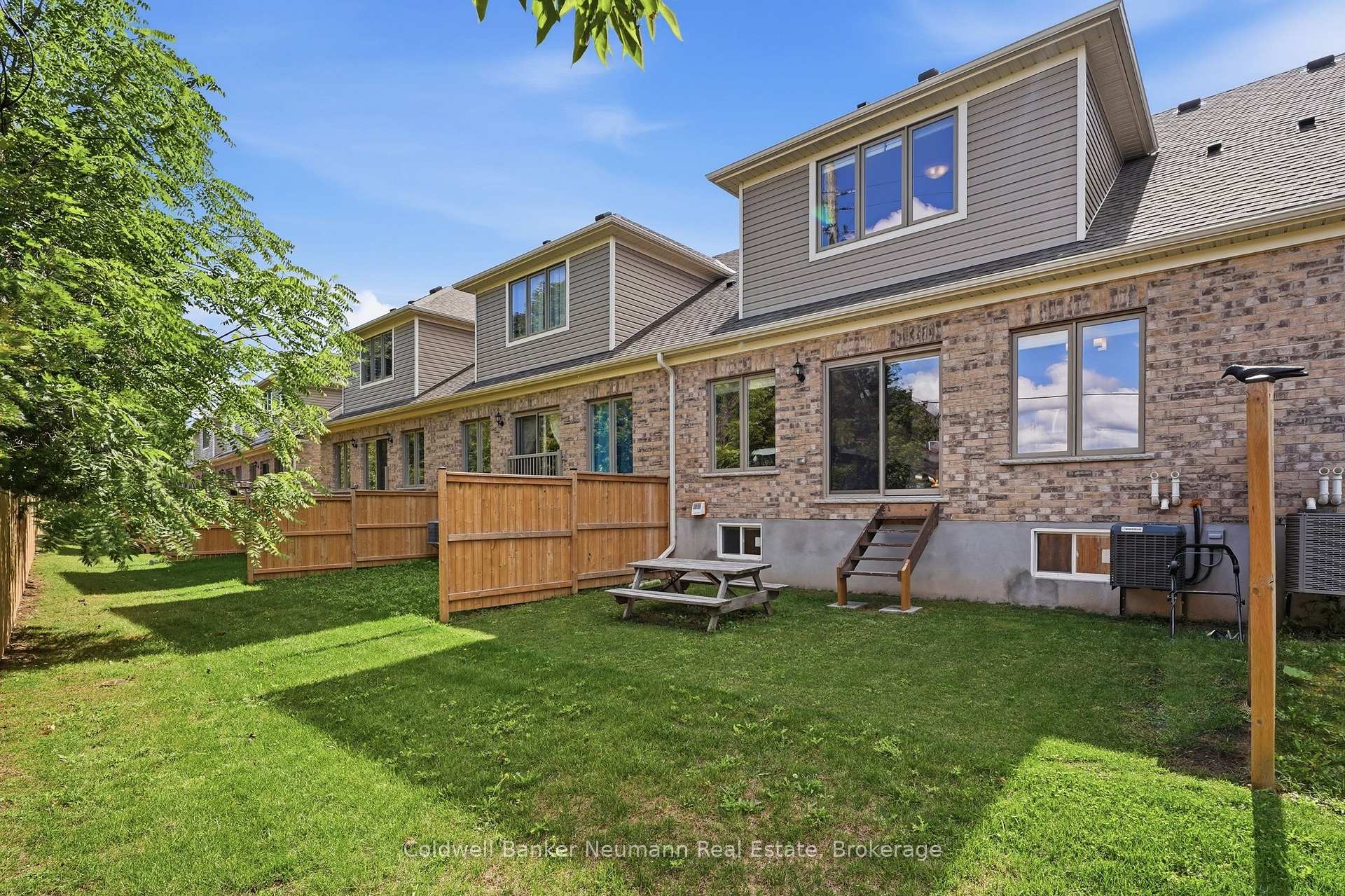 Photo 42 of 3 Braida Lane, Halton Hills, Acton — HOMEH