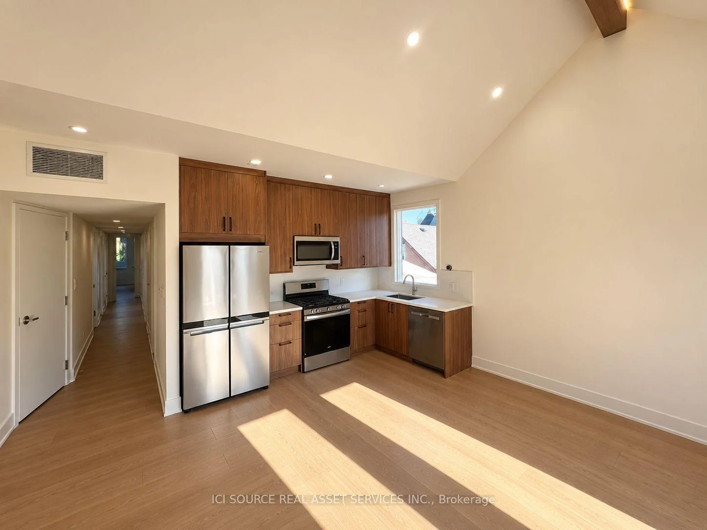 Photo 7 of Unit 3, 150 Brunswick Avenue, Toronto, University — HOMEH