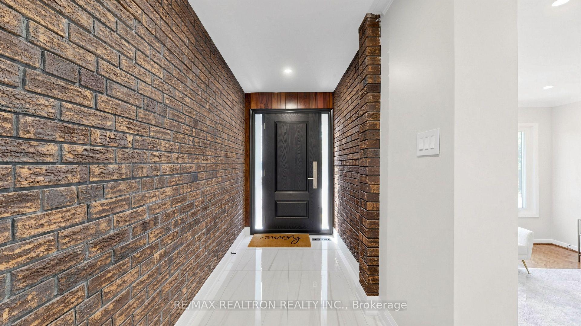 Photo 4 of 41 Beardmore Crescent, North York, Bayview Woods-Steeles — HOMEH