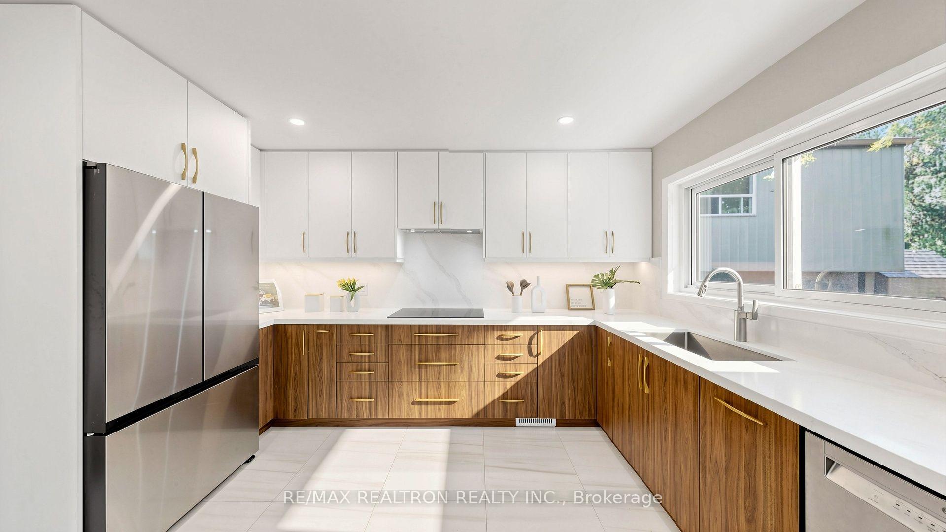 Photo 12 of 41 Beardmore Crescent, North York, Bayview Woods-Steeles — HOMEH